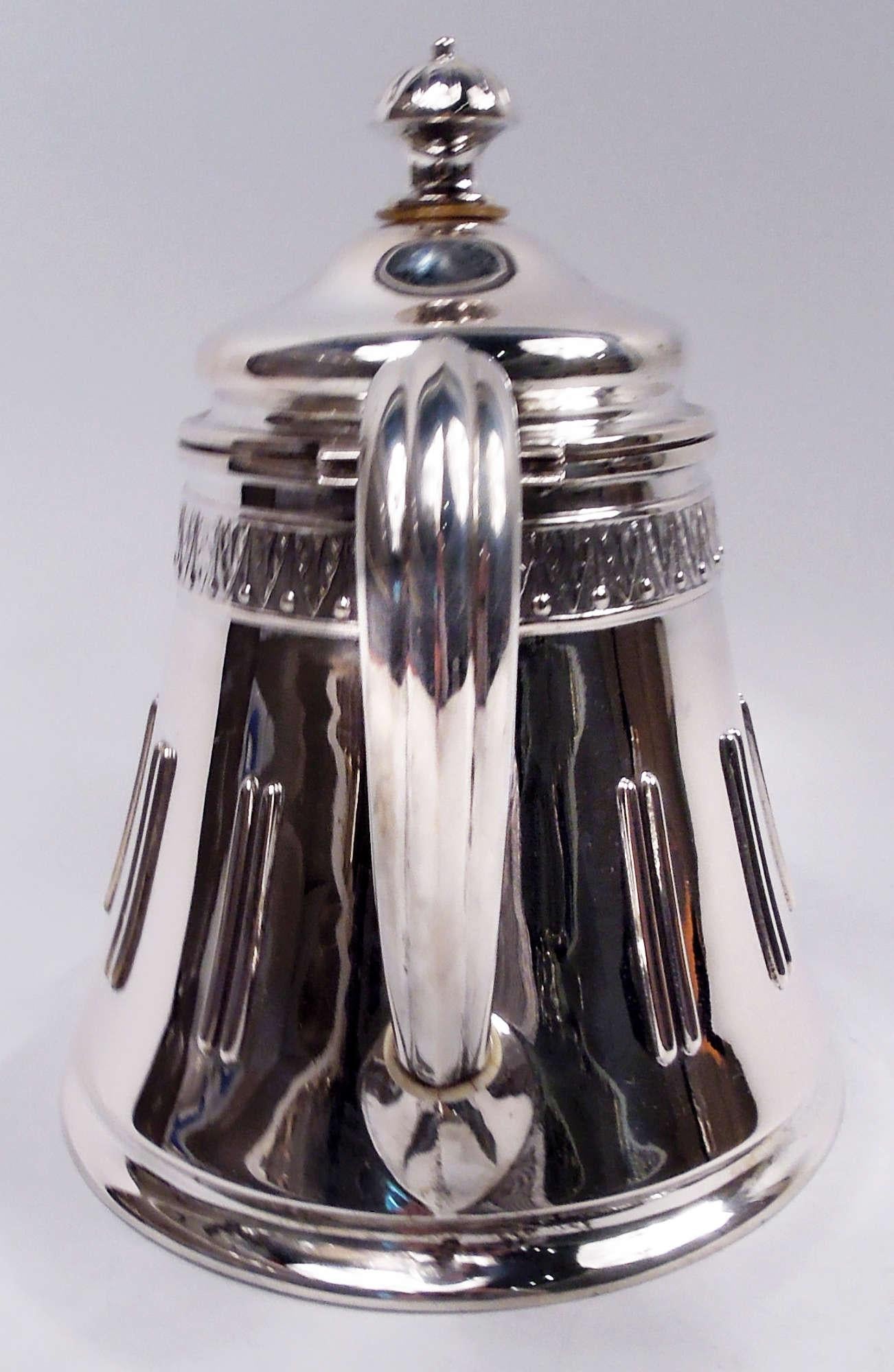 20ième siècle Ancienne théière en argent classique autrichienne en vente