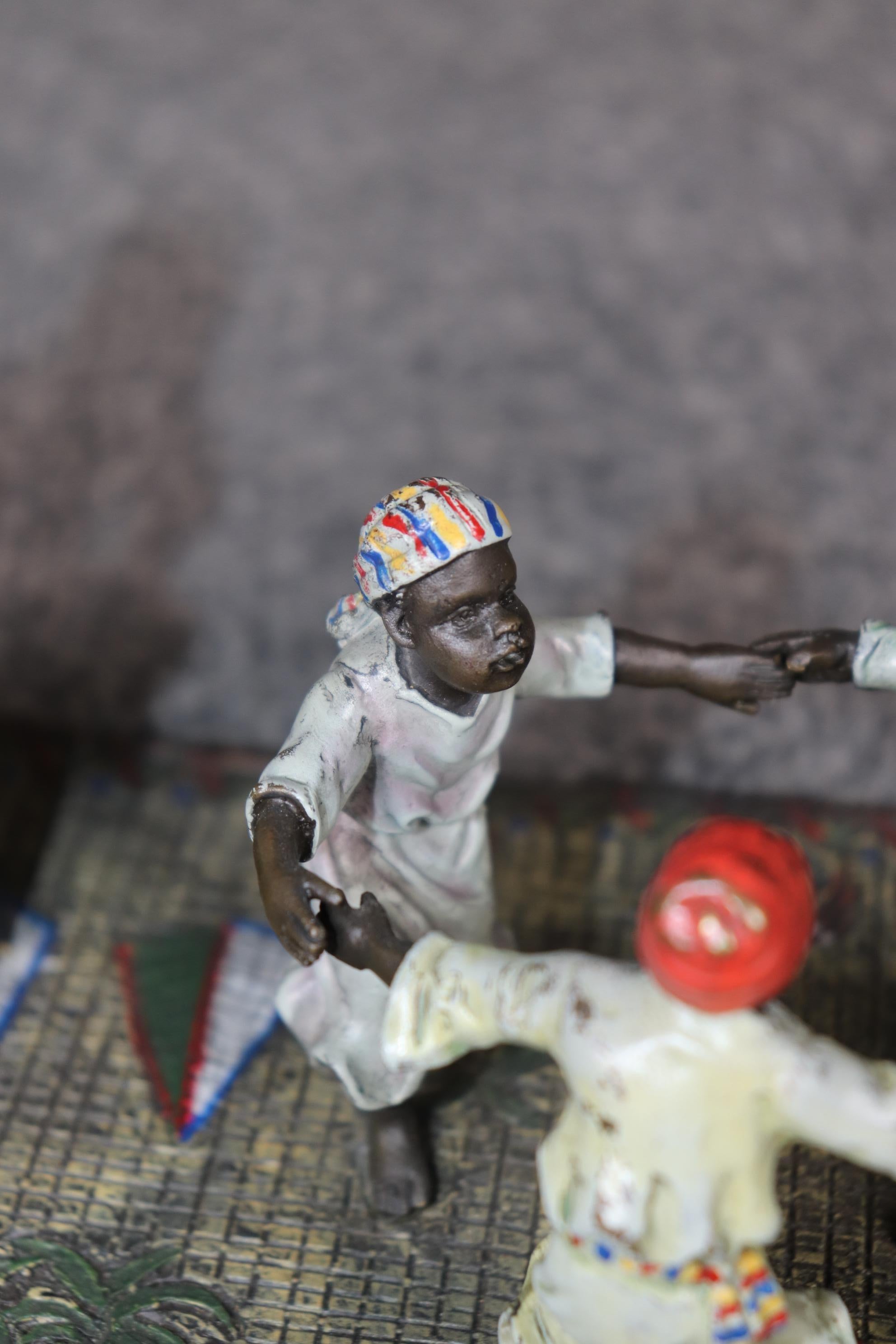 Bronze autrichien ancien peint à froid représentant des enfants dansant par Bergmann en vente 3