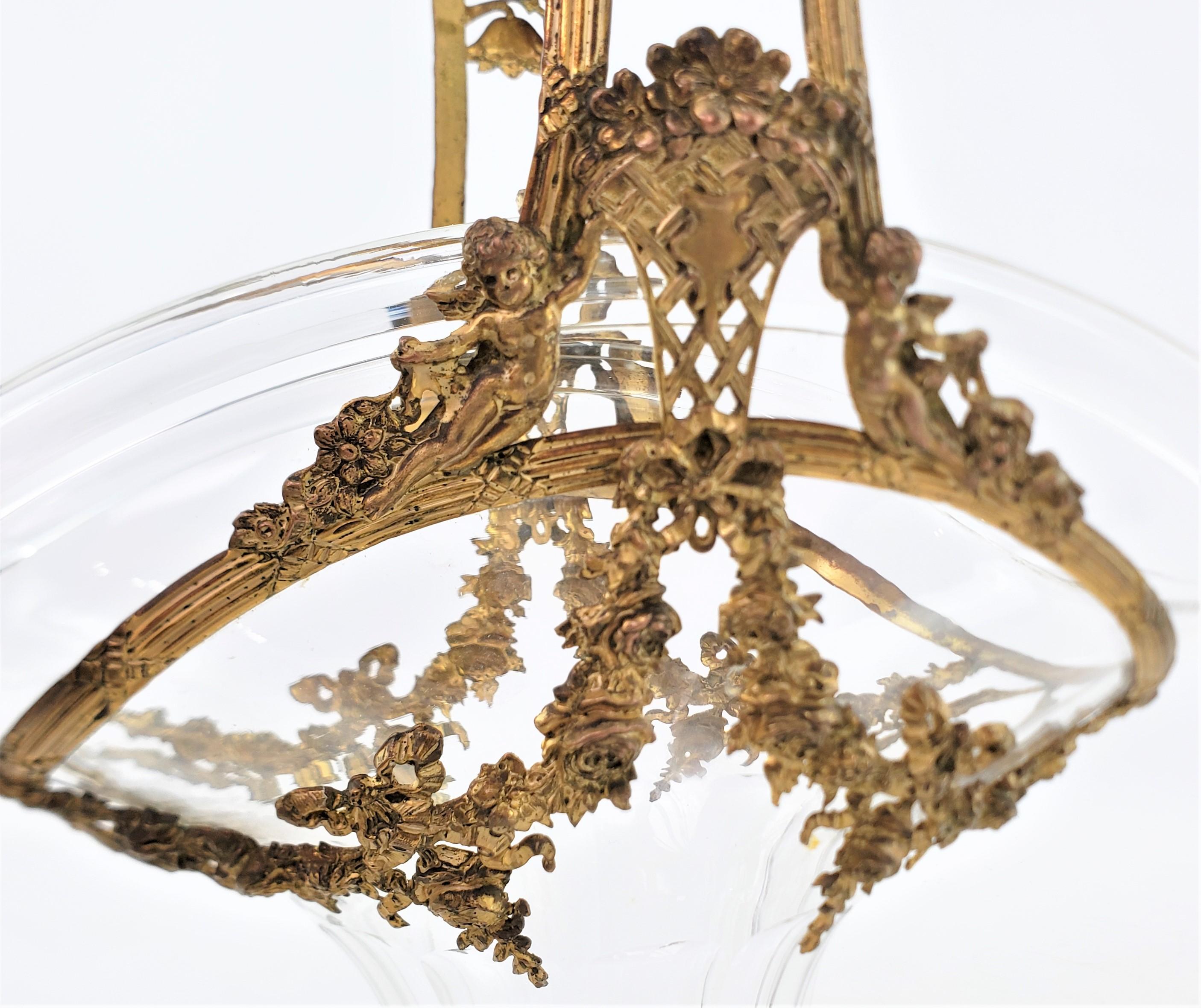 Cesta de Cristal Austriaco Antiguo con Monturas de Fundición y Bronce Dorado con Motivo Floral en venta 4