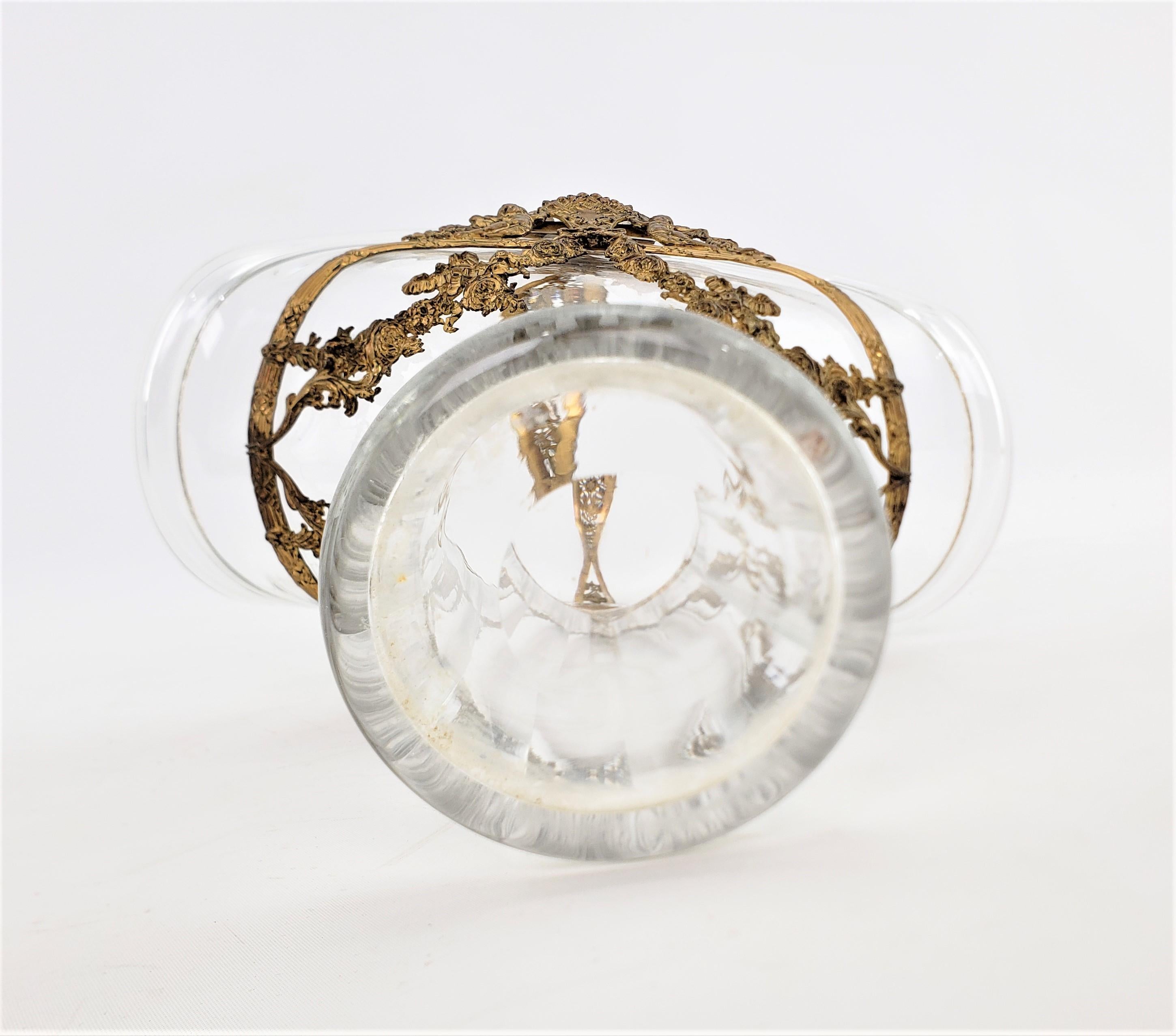 Antiker österreichischer Kristallkorb mit Guss- und vergoldeten Bronzebeschlägen mit Blumenmotiv im Angebot 1