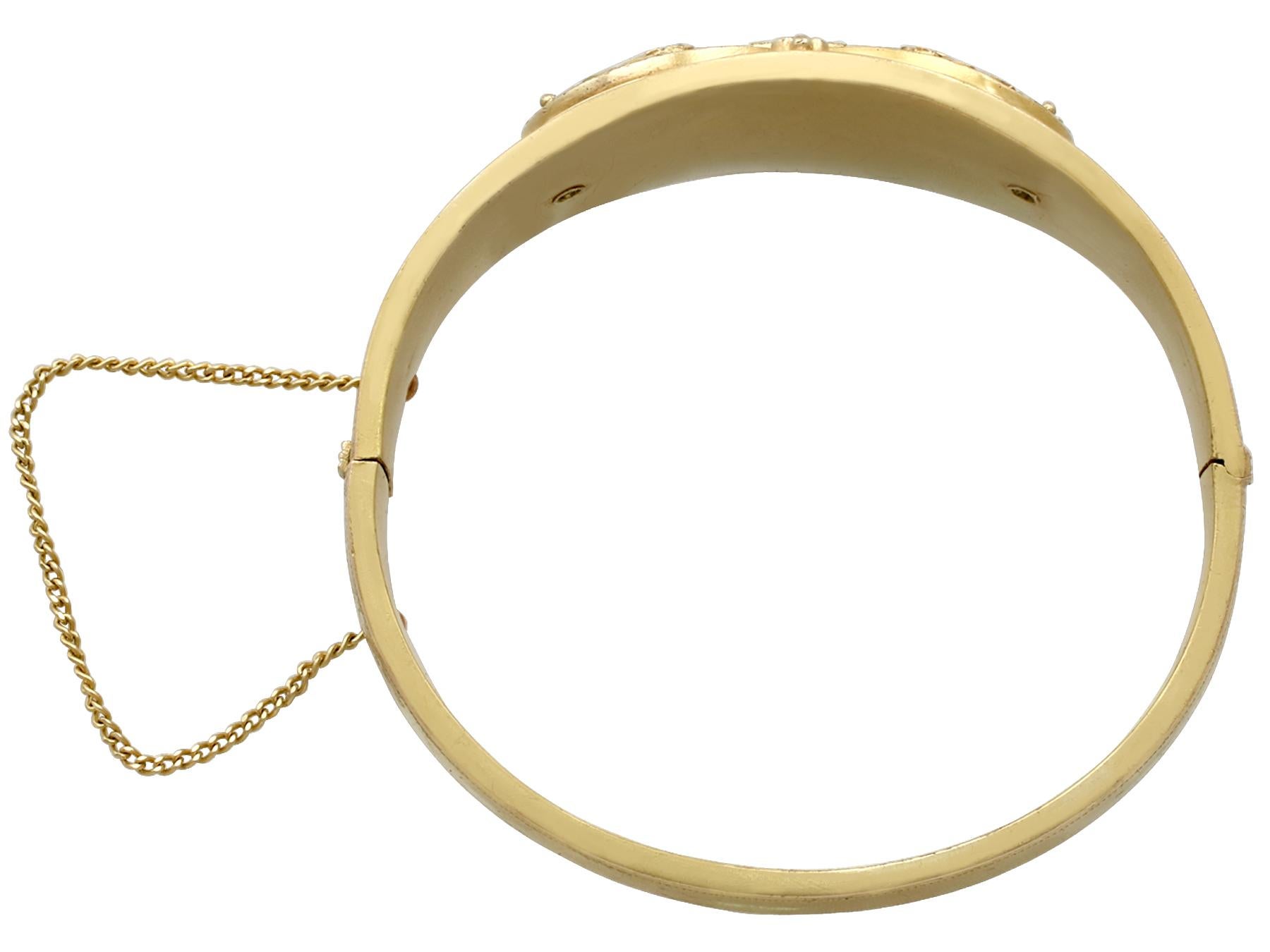 Brazalete austriaco antiguo de oro amarillo y diamantes de la década de 1880 Talla antigua en venta
