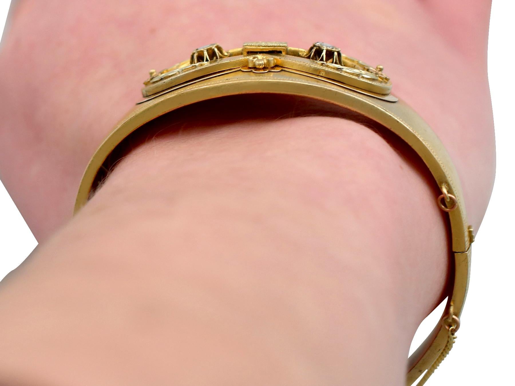 Brazalete austriaco antiguo de oro amarillo y diamantes de la década de 1880 en venta 3