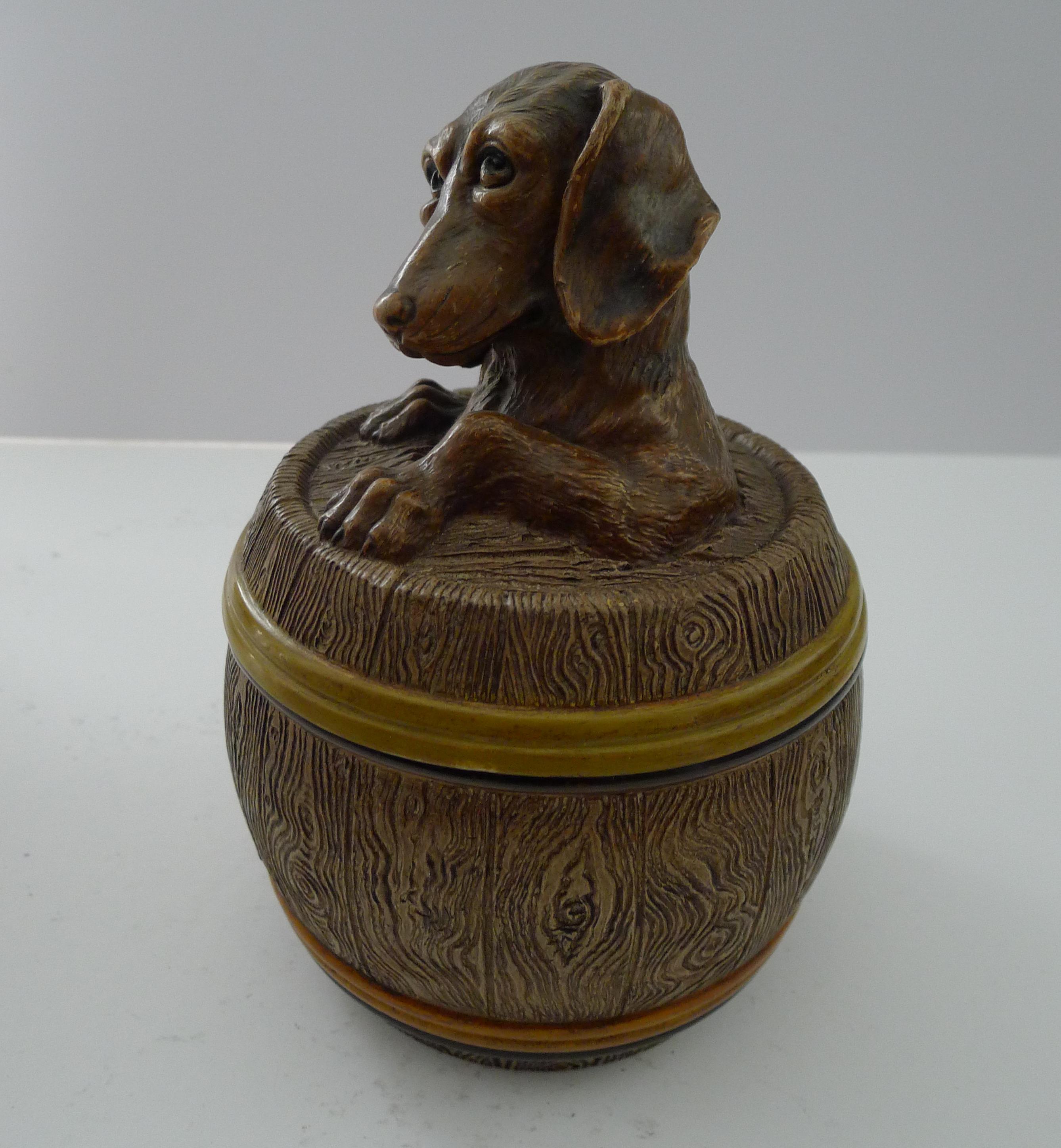 Ancienne jarre à tabac autrichienne figurative par Johann Maresch en vente 5