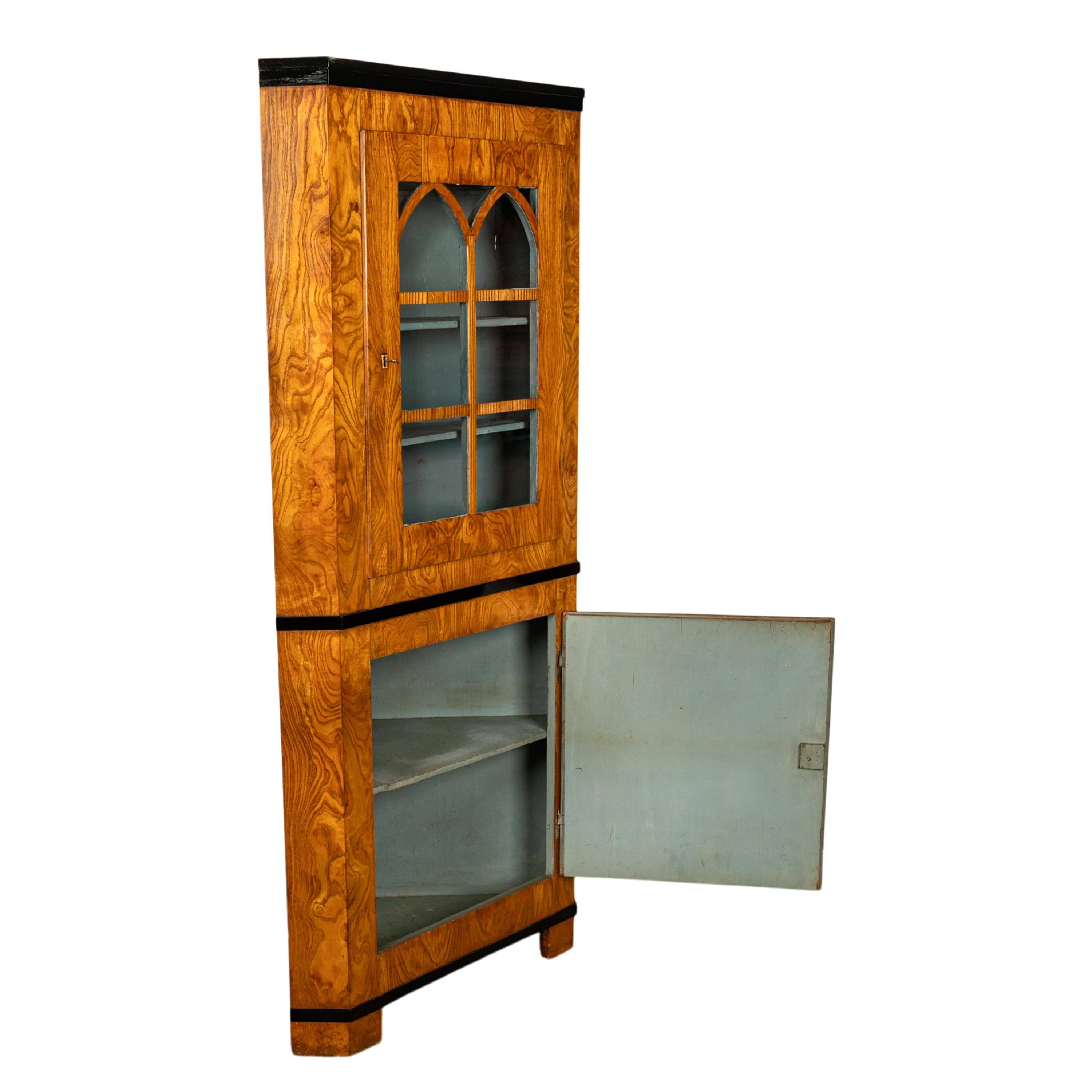 Antique Austrian Figured Ash & Ebony Biedermeier Standing Corner Cabinet 1830 In Good Condition For Sale In Portland, OR