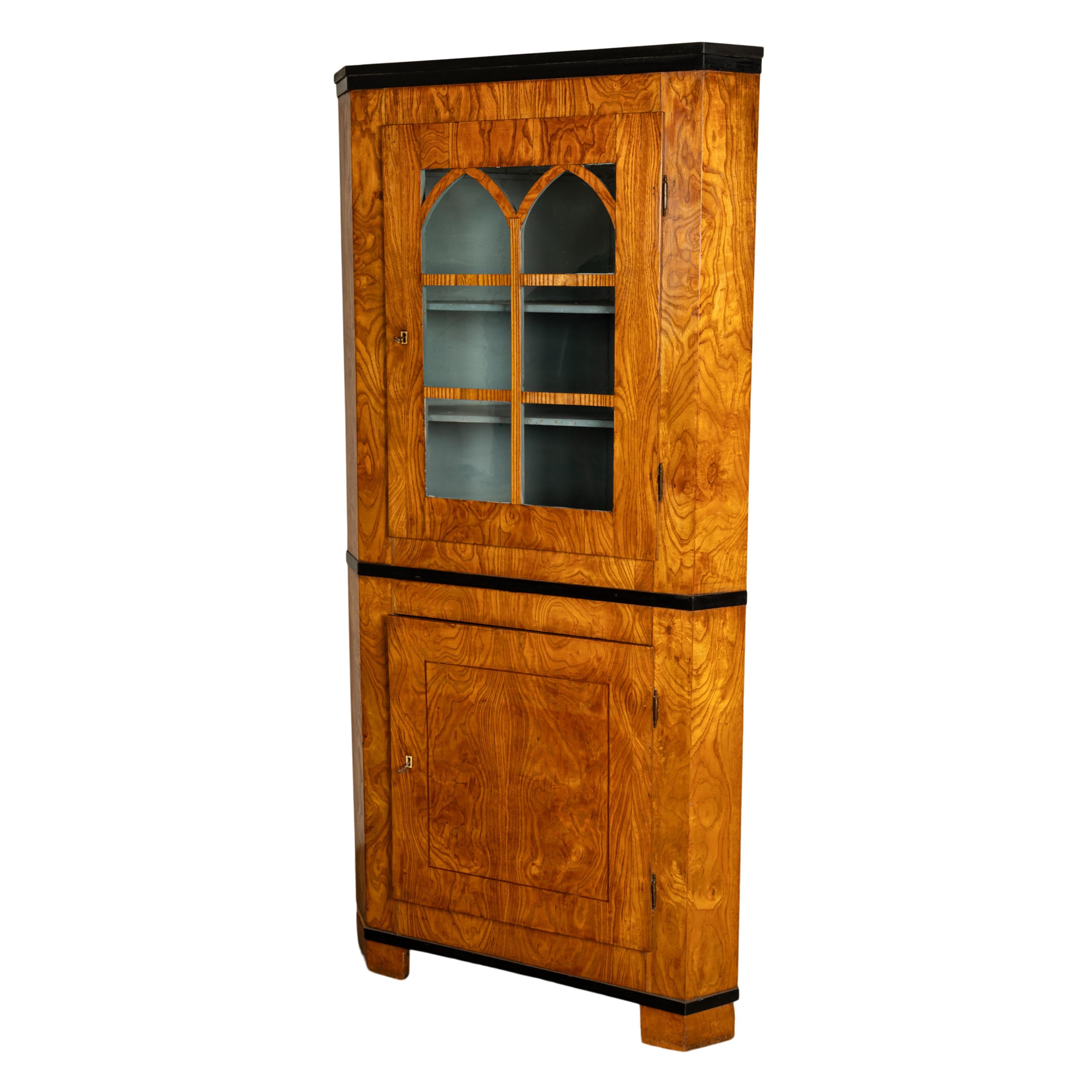 Antique Austrian Figured Ash & Ebony Biedermeier Standing Corner Cabinet 1830 For Sale 2