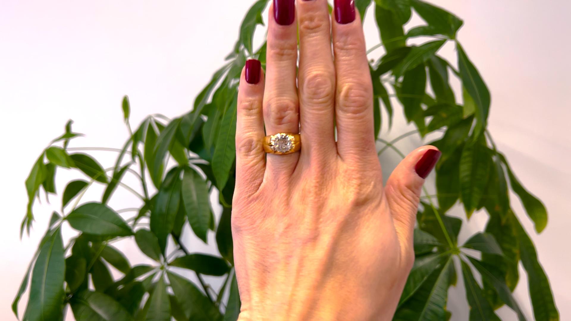 Eine antike österreichische GIA 2,00 Karat Old Mine Cut Diamond 14k Rose Gold Ring. Mit einem GIA alten Mine geschliffenen Diamanten von 2,00 Karat, mit GIA # 5234104885 begleitet, die den Diamanten ist J Farbe, SI2 Klarheit. Gefertigt aus 14 Karat