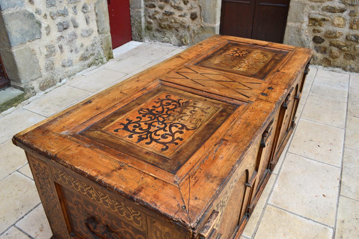 Antique Austrian Inlaid Desk, Mid-17th Century For Sale 5