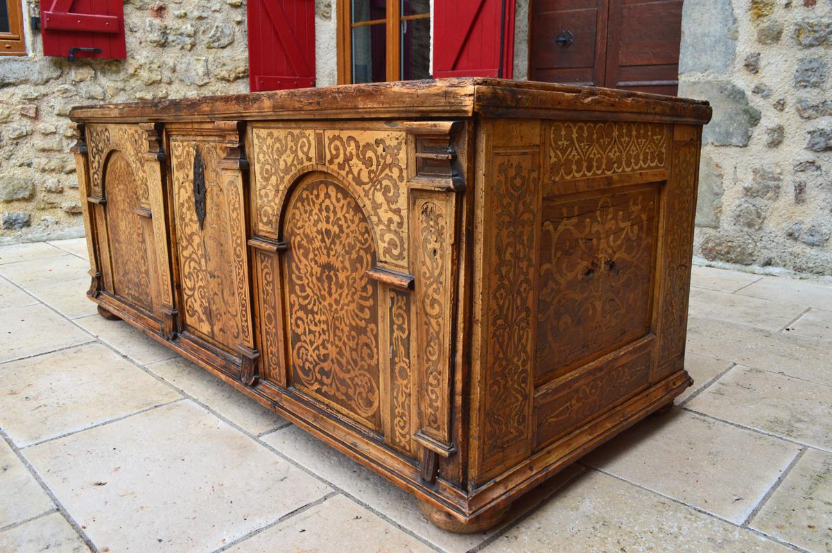 Antique Austrian Inlaid Desk, Mid-17th Century For Sale 9