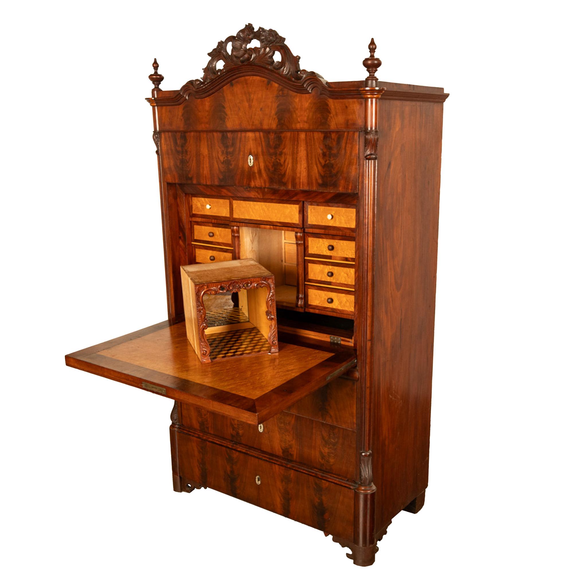 Antiker österreichischer Mahagoni Ahorn Intarsien Biedermeier Sekretär Schrank 1850 im Angebot 4