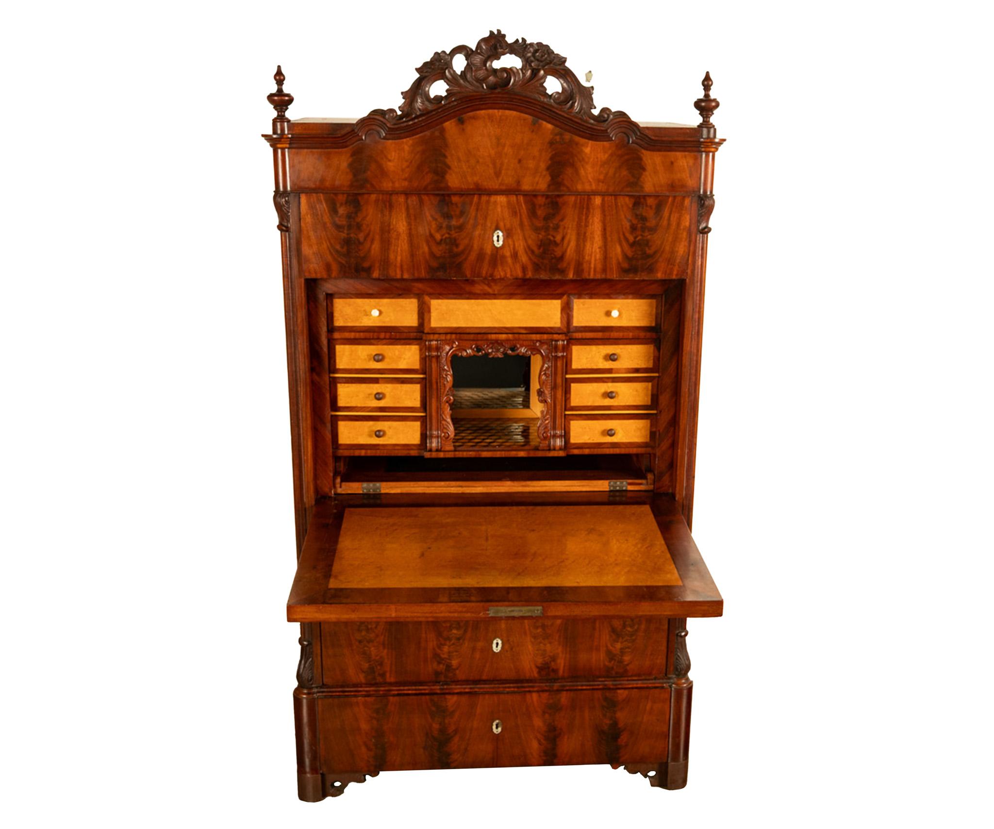 Antiker österreichischer Mahagoni Ahorn Intarsien Biedermeier Sekretär Schrank 1850 im Zustand „Gut“ im Angebot in Portland, OR