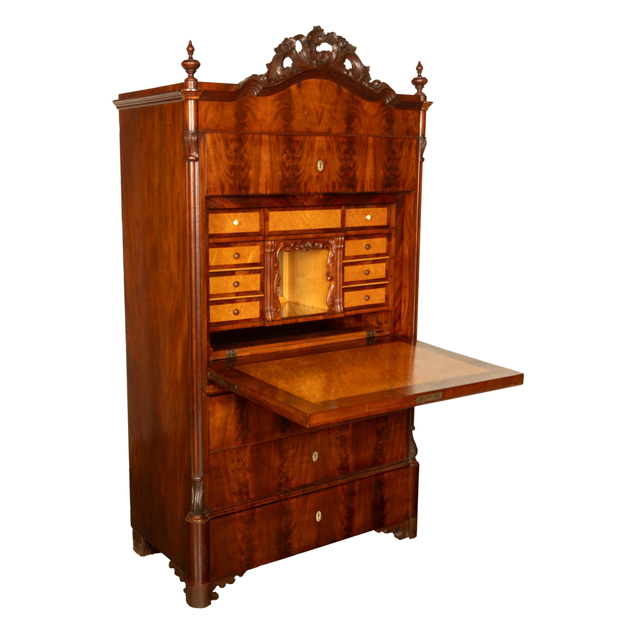 Antiker österreichischer Mahagoni Ahorn Intarsien Biedermeier Sekretär Schrank 1850 im Zustand „Gut“ im Angebot in Portland, OR
