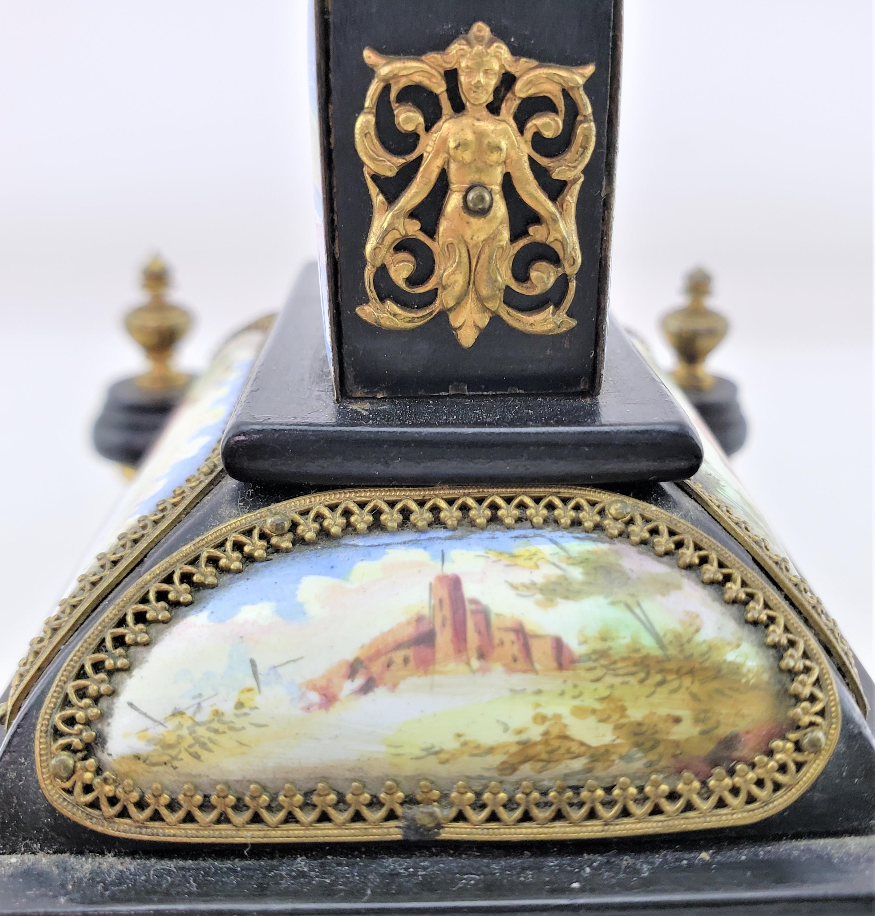 Ancienne armoire de table ou boîte à bibelots autrichienne miniature avec panneaux émaillés  en vente 6