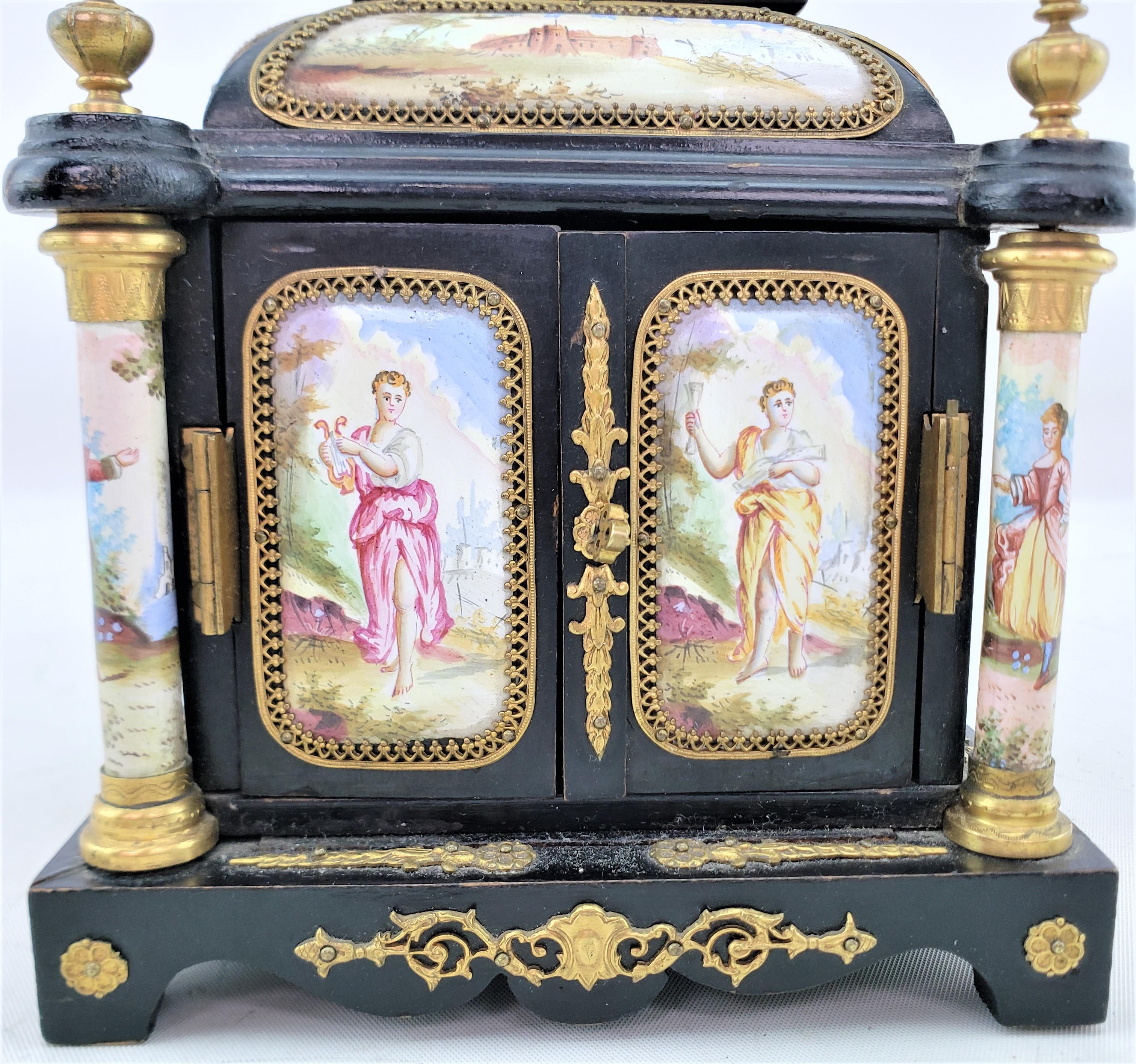 Ancienne armoire de table ou boîte à bibelots autrichienne miniature avec panneaux émaillés  en vente 7
