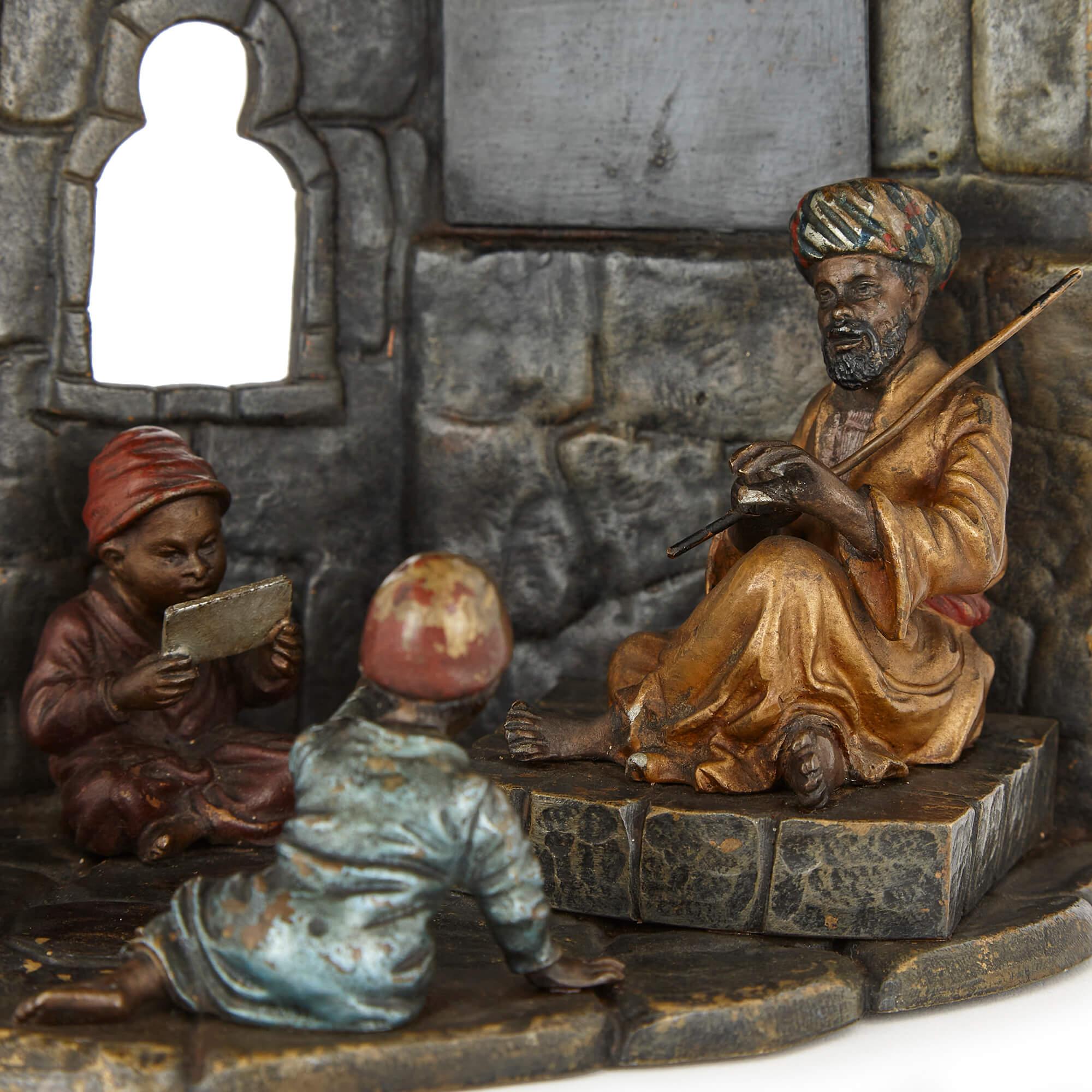 Islamique Ancienne lampe autrichienne orientaliste en bronze peinte à froid en vente