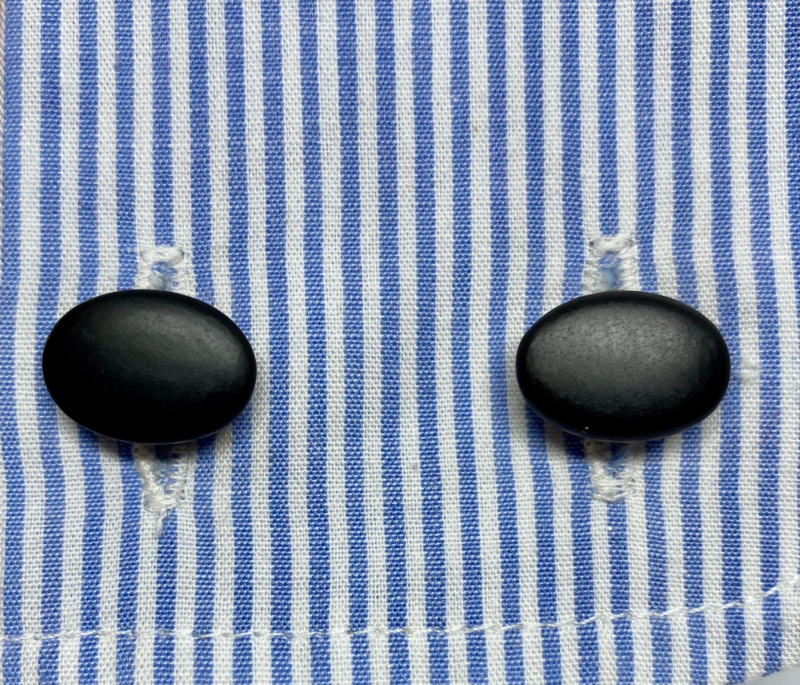 Antique Austrian Oval Cufflinks in 14k Gold with Ebony In Good Condition For Sale In San Rafael, CA