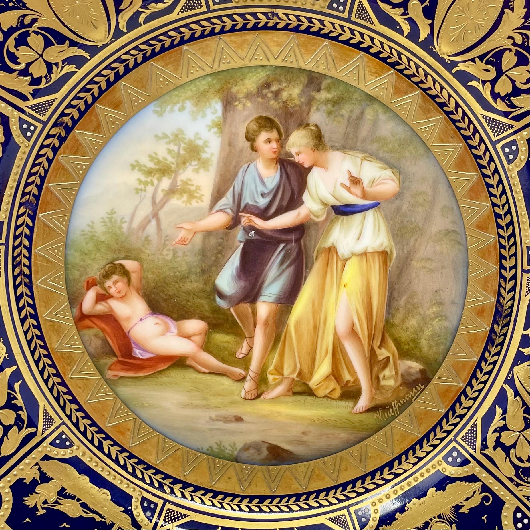 Antico piatto in porcellana austriaca Royal Vienna Porcelain, dipinto in oro e cobalto, raffigurante 