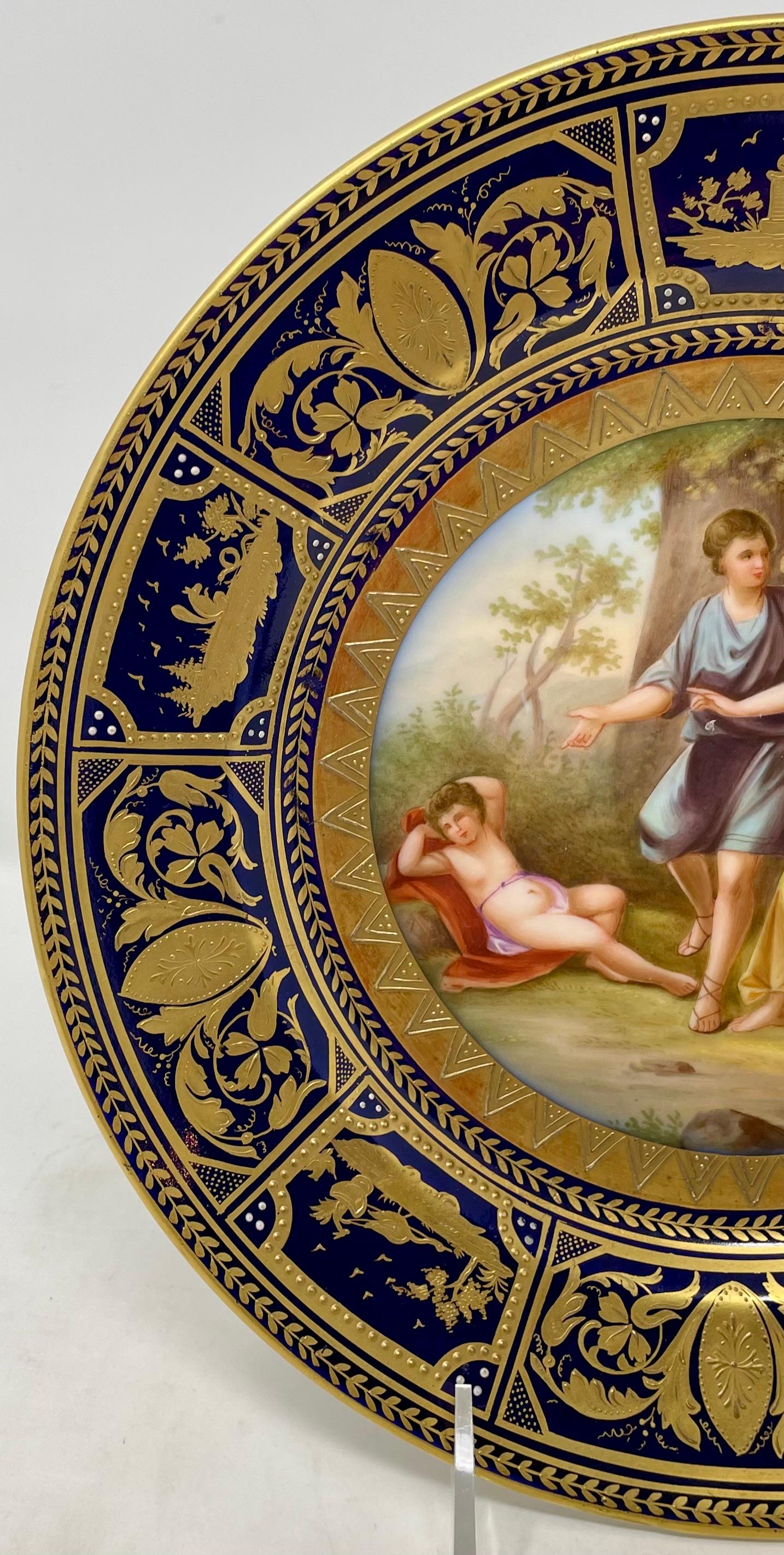 Antico piatto in porcellana cobalto e oro della Royal Vienna Porcelain con 