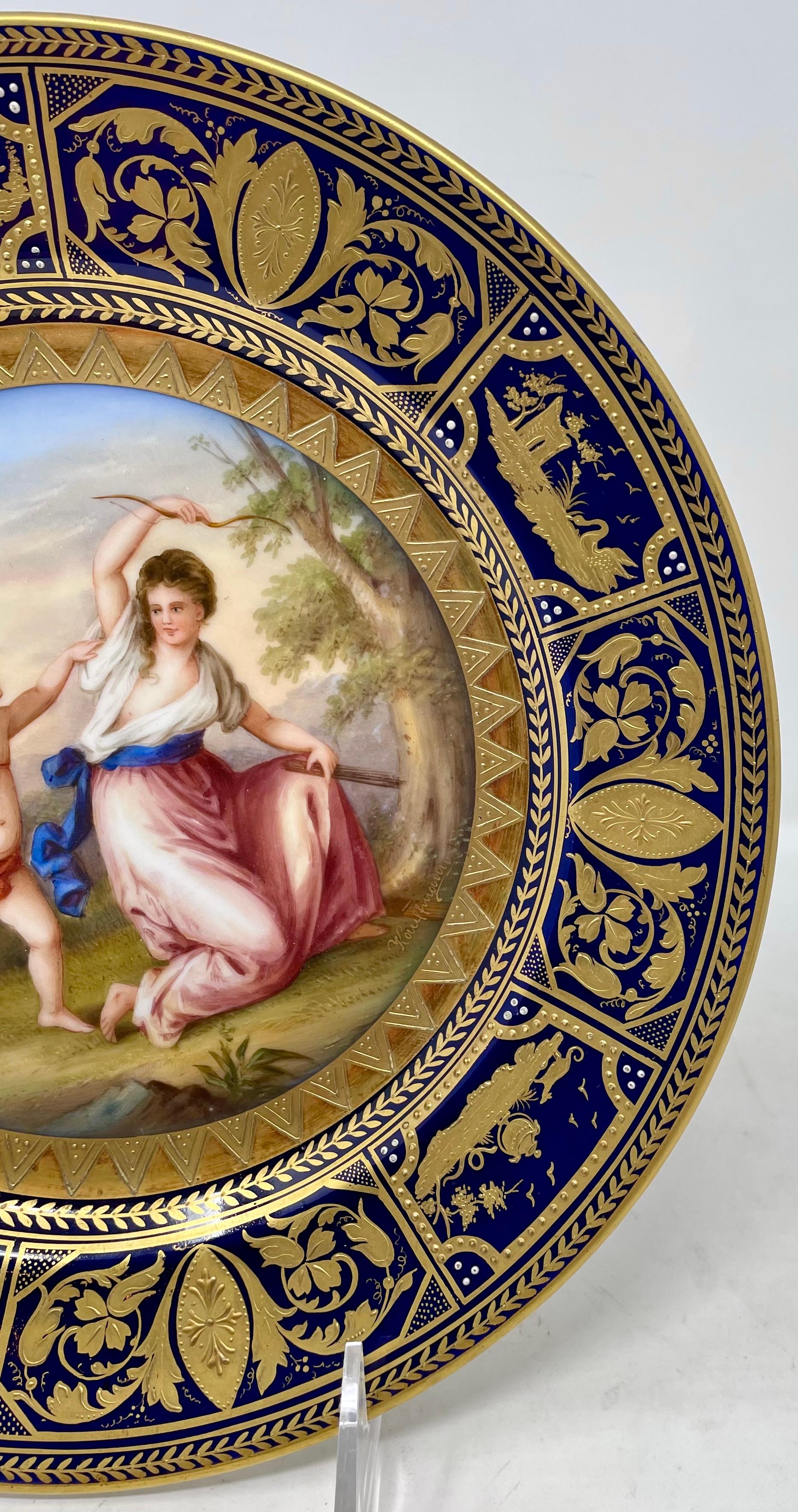 Autrichien Ancienne assiette autrichienne en porcelaine Royal Vienna Porcelain, Cupid's Unrequited Love, Ca. 1890 en vente
