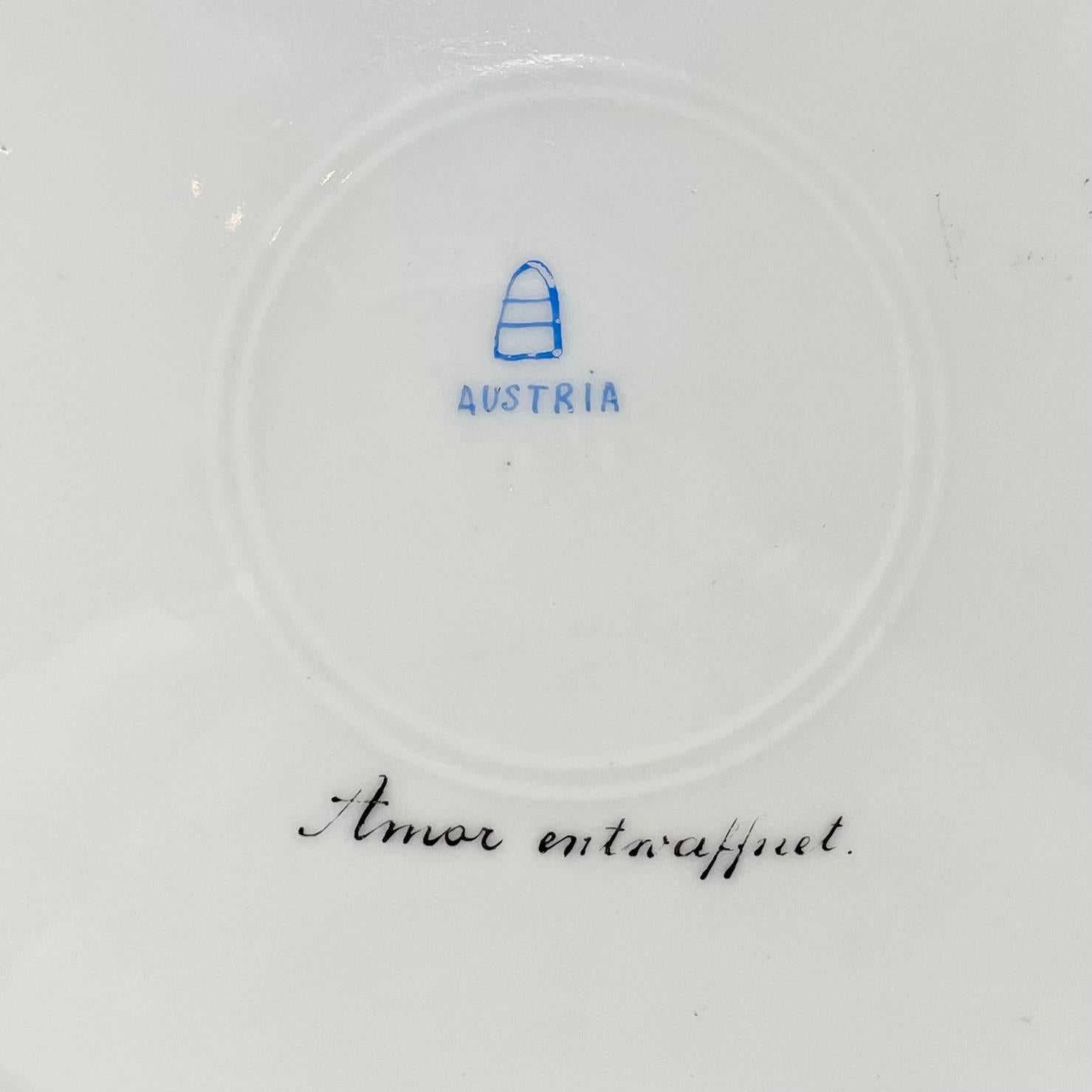 Ancienne assiette autrichienne en porcelaine Royal Vienna Porcelain, Cupid's Unrequited Love, Ca. 1890 en vente 1
