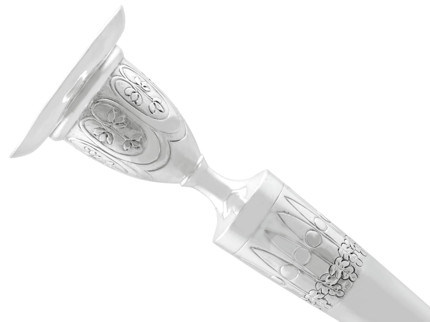 Inizio XIX secolo Antico candeliere austriaco d'argento del 1810 in vendita