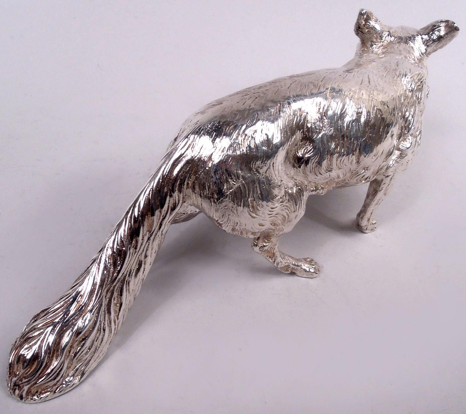 Antica figura d'argento austriaca di volpe che insegue In condizioni buone in vendita a New York, NY