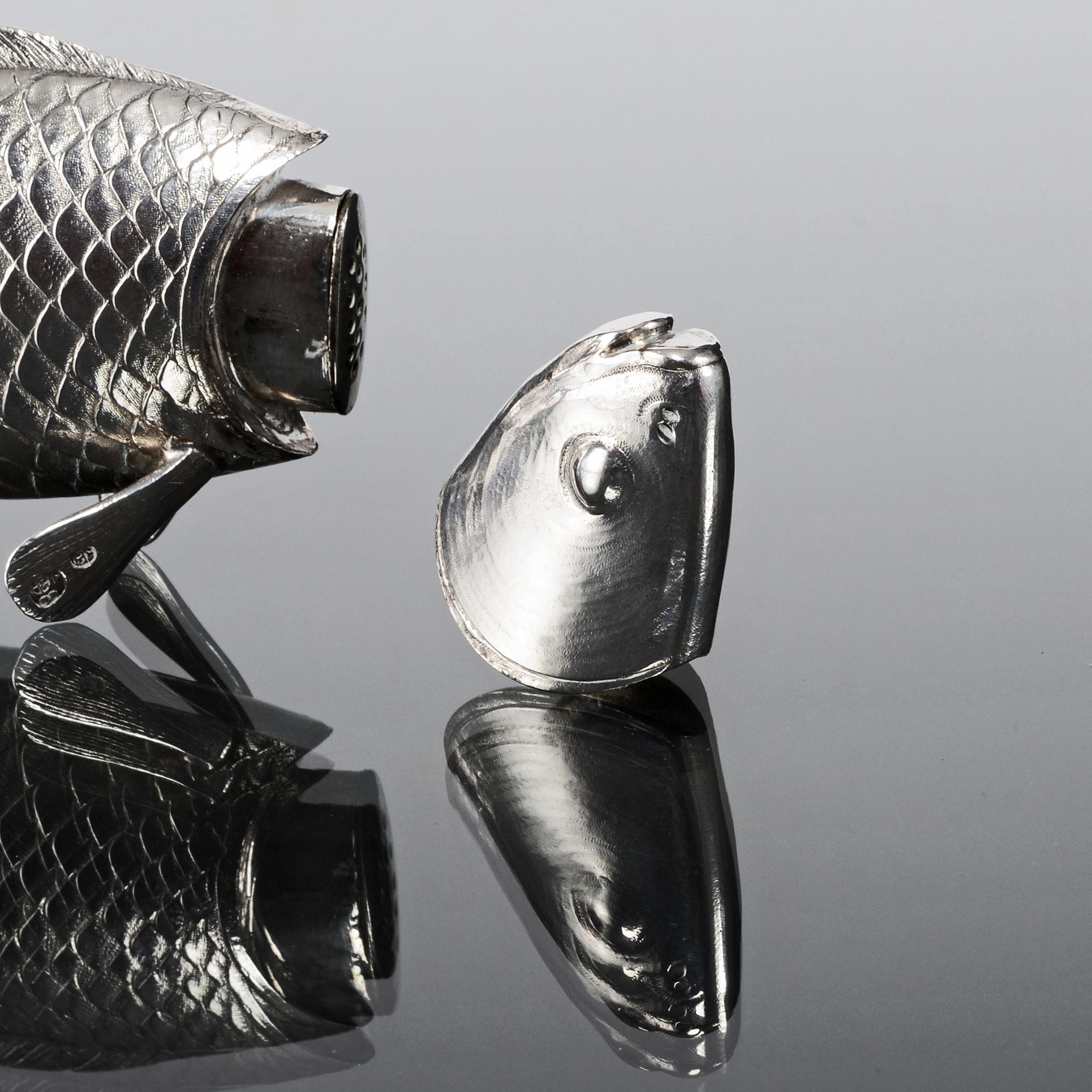 Antique Austrian Silver Fish Shaped Pepper Pot In Good Condition For Sale In London, GB