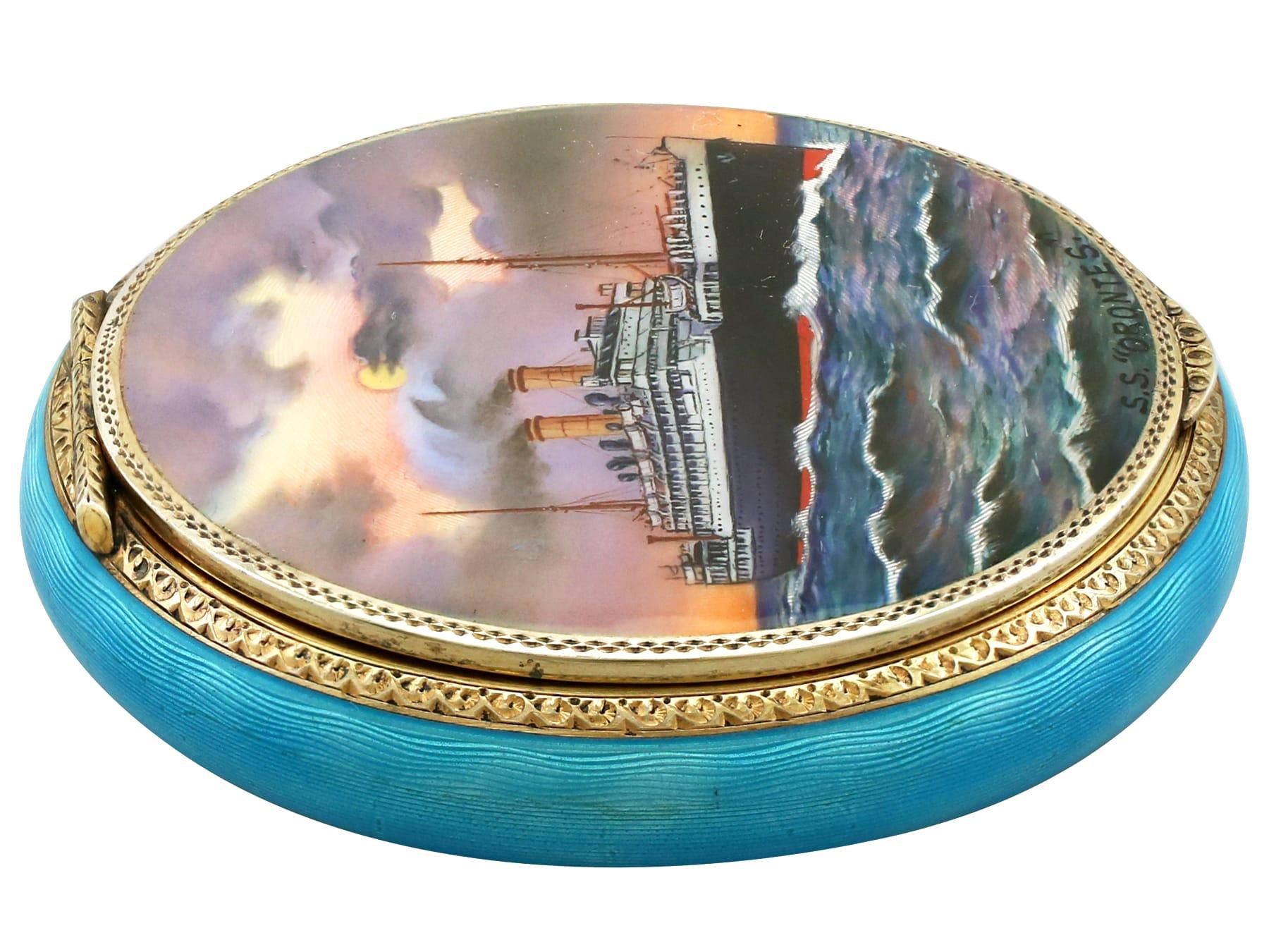 Antique Austrian Sterling Silver and Enamel Compact, circa 1940 In Excellent Condition For Sale In Jesmond, Newcastle Upon Tyne