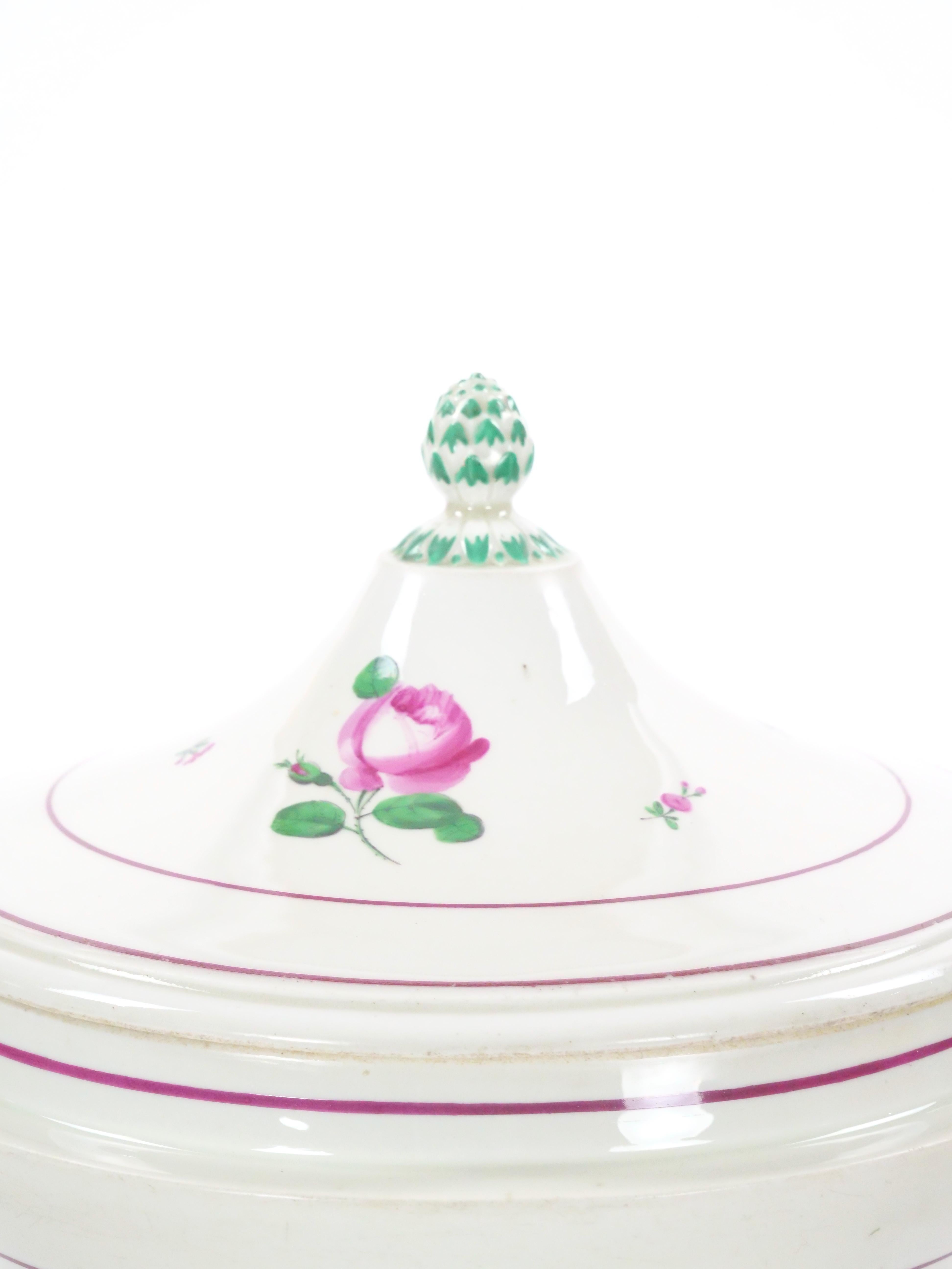 Antigua Sopera Decorativa Austriaca de Tres Piezas para Centro de Mesa en venta 3