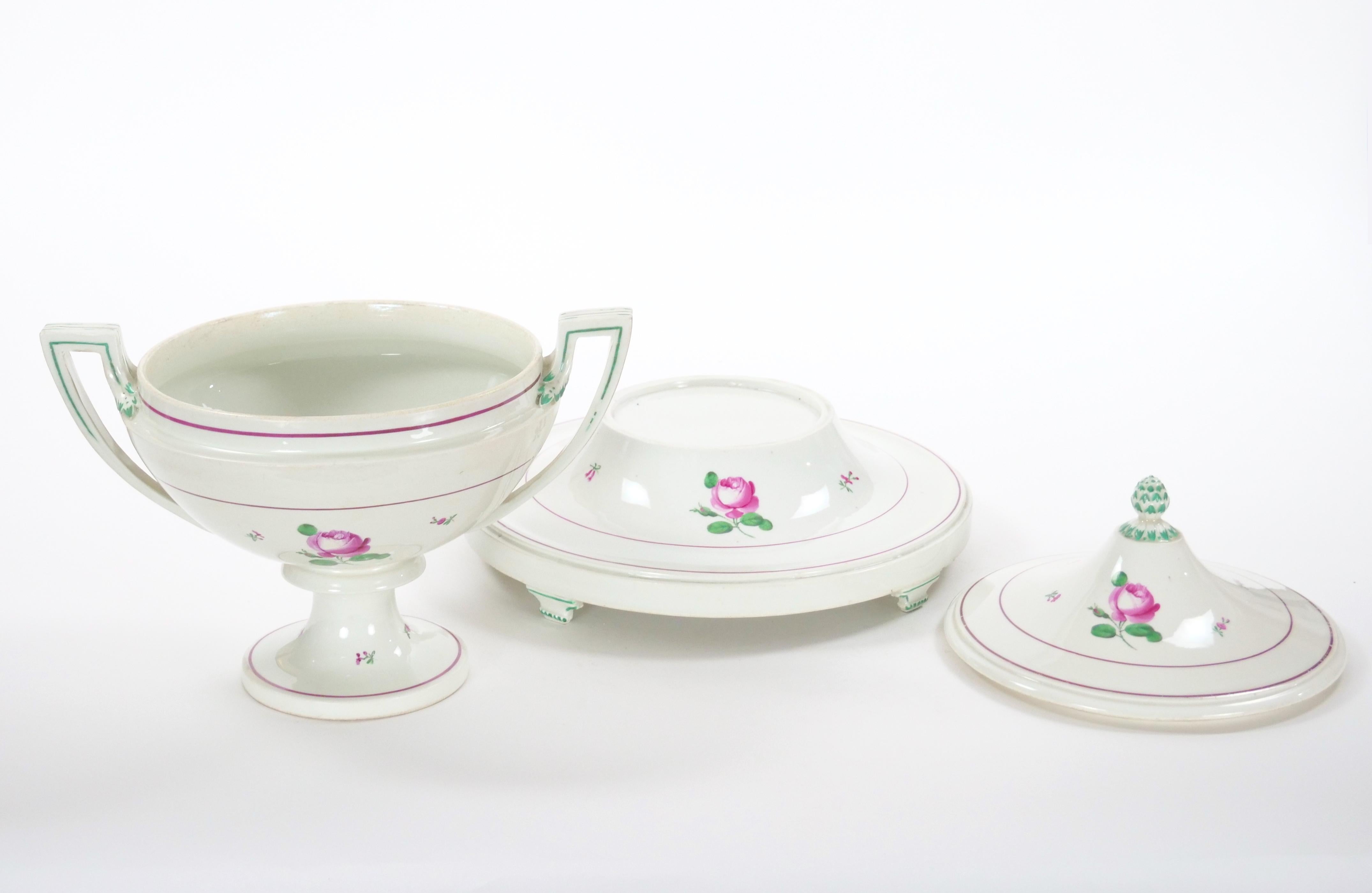 Antigua Sopera Decorativa Austriaca de Tres Piezas para Centro de Mesa Glaseado en venta