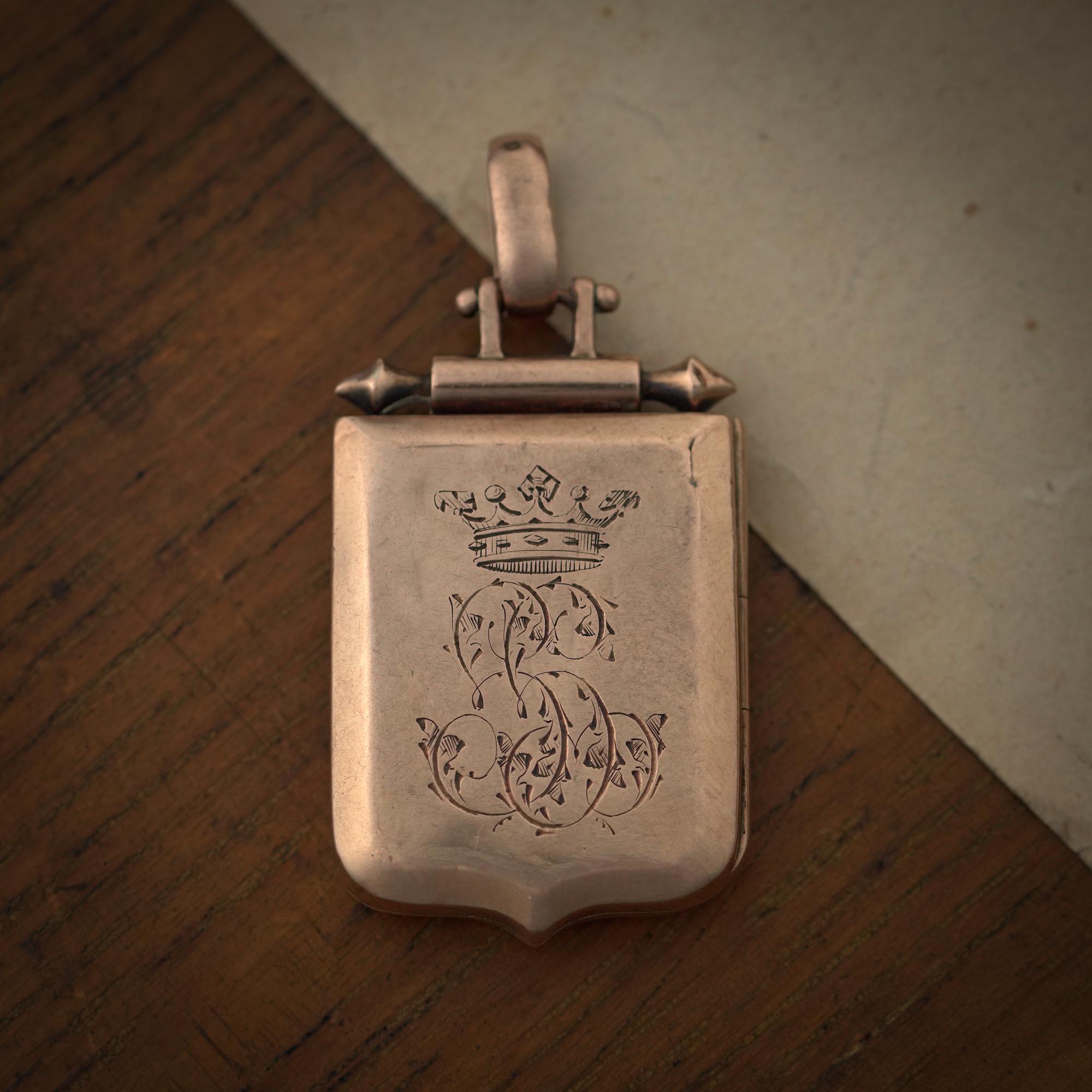 Antike österreichisch-ungarische 14kt Rose Gold Memorial Medaillon mit edlem Monogramm im Angebot 4