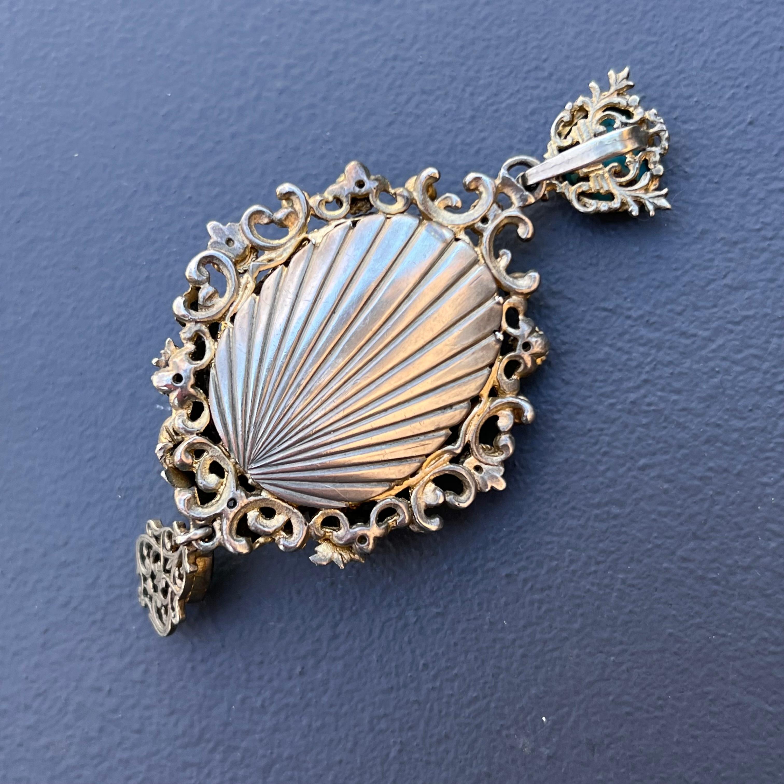 Pendentif ancien en argent de la renaissance de l'ange chérubin austro-hongrois en vente 2