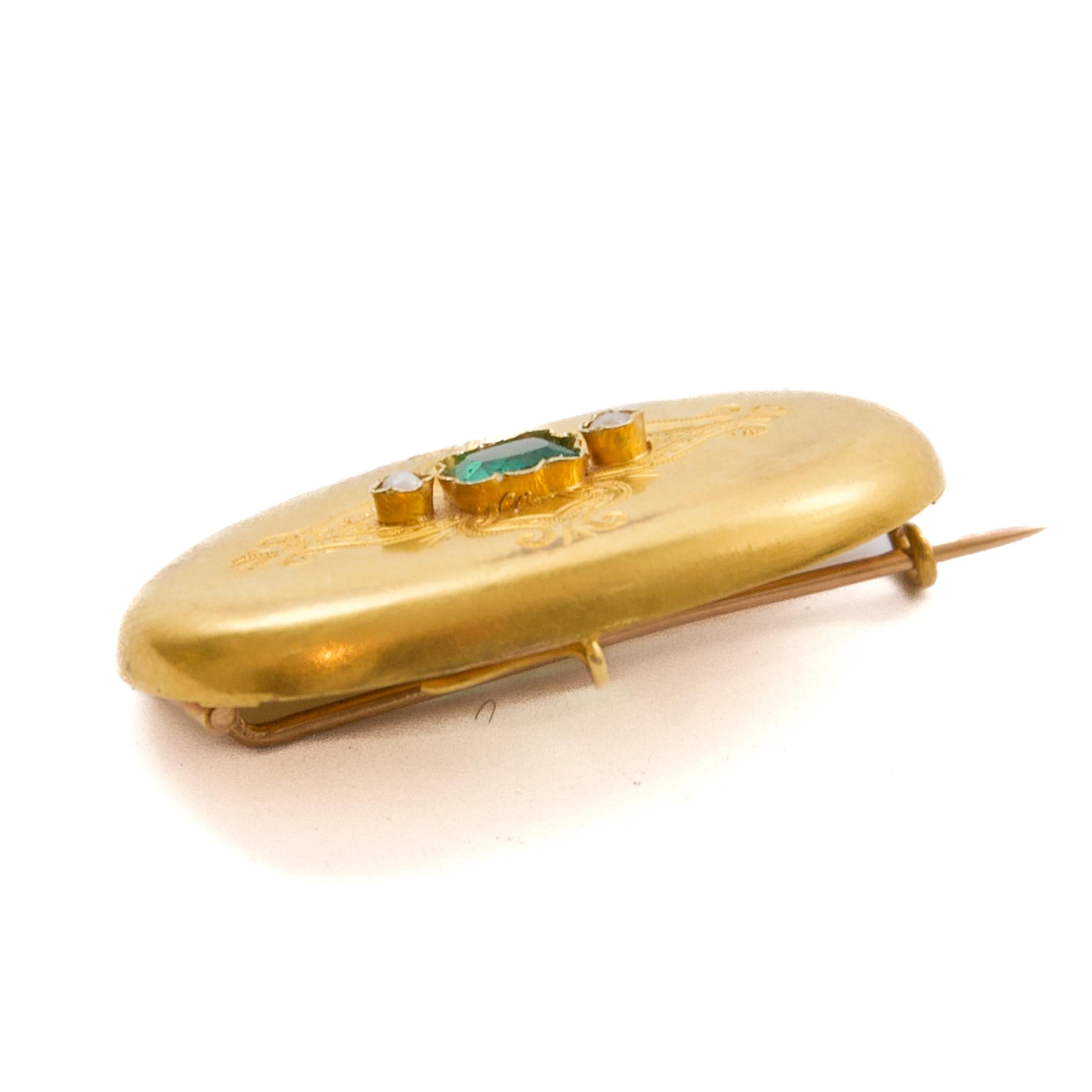 Broche ancienne en or austro-hongrois avec perles de rocaille en pâte, Ca. 1866-1872 Unisexe en vente