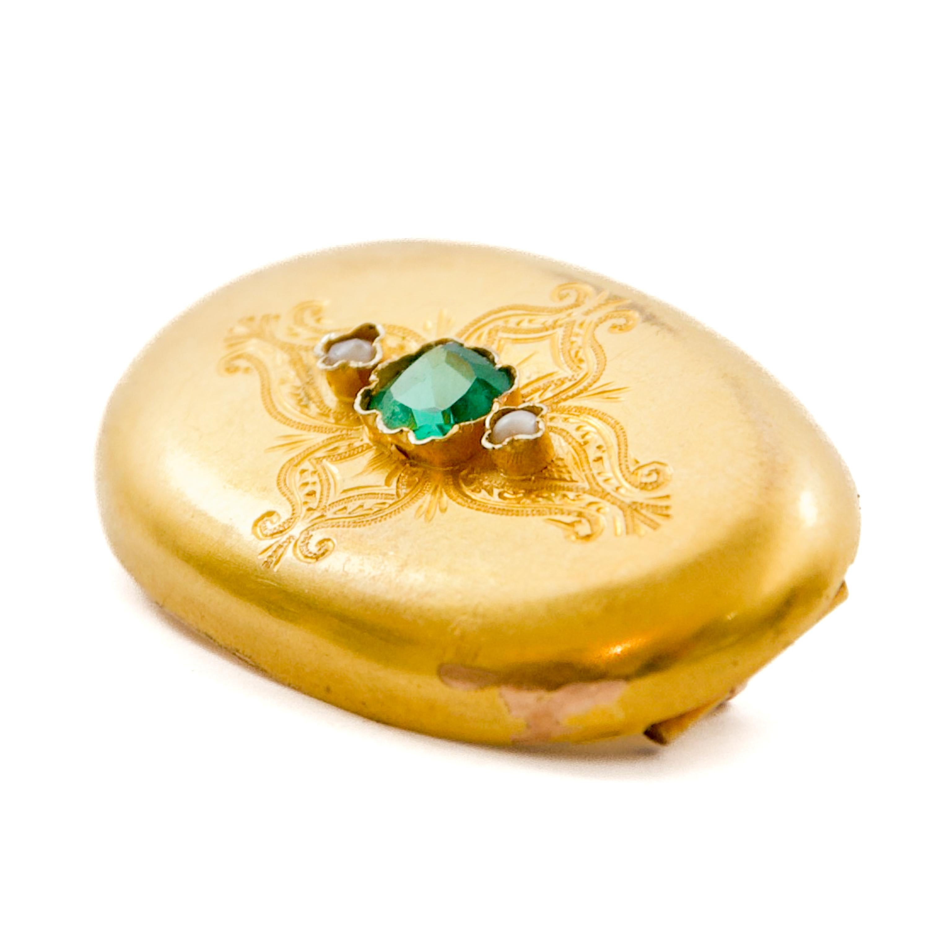 Broche ancienne en or austro-hongrois avec perles de rocaille en pâte, Ca. 1866-1872 en vente 1