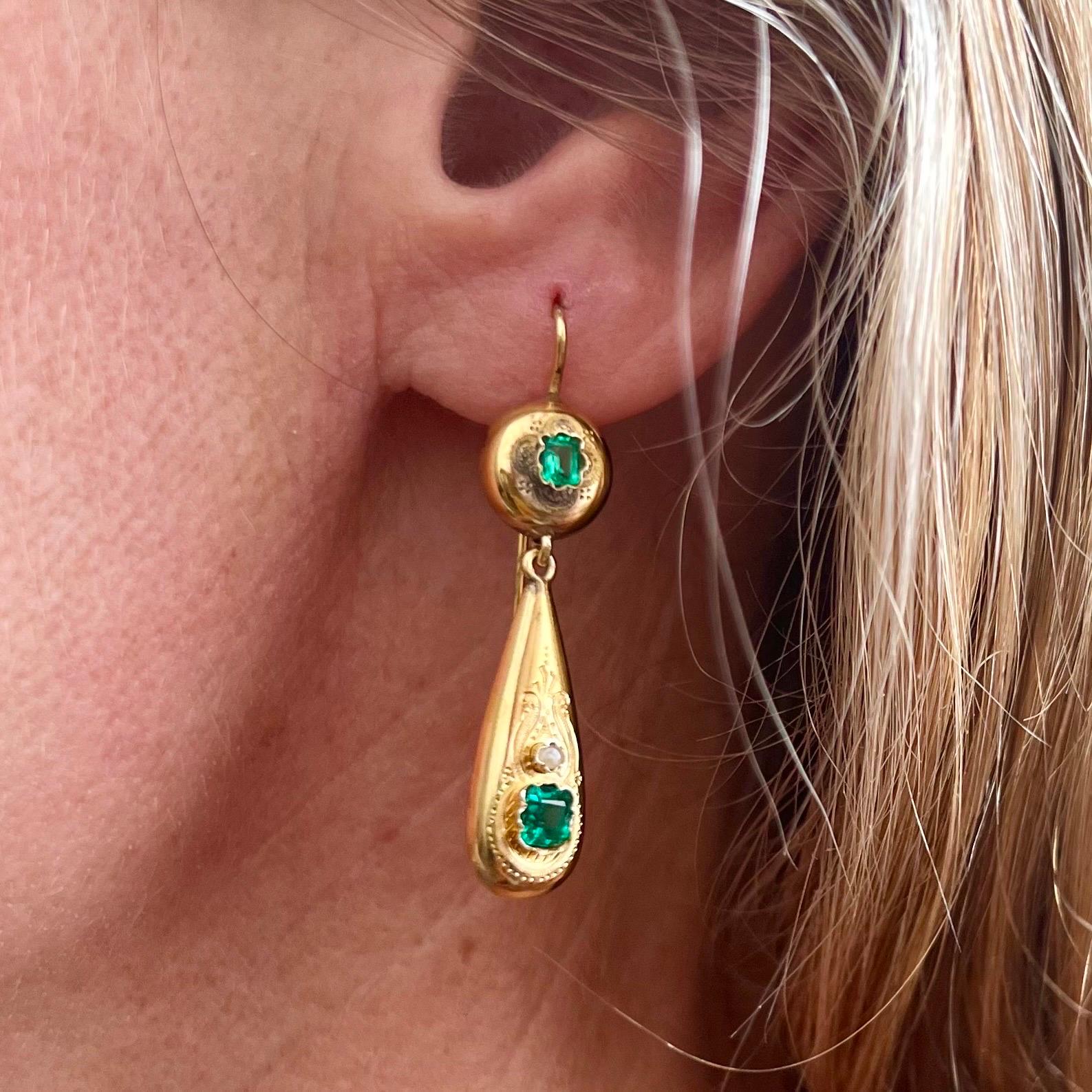 Victorian Antique Austro-Hungarian Gold & Green Stone Dangle Earrings, 1866–1872 For Sale