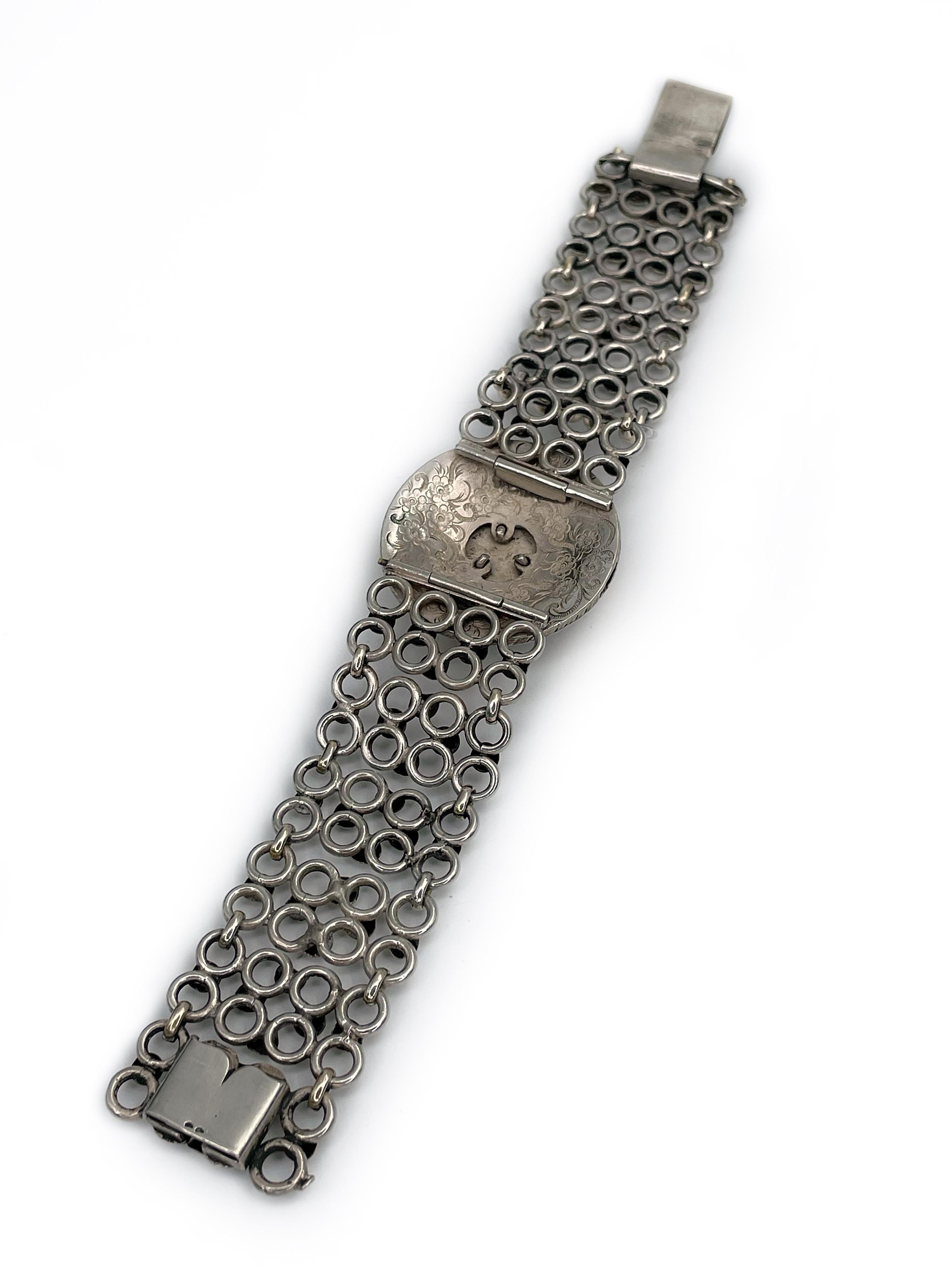 Victorian 830 Silver Cherub 3.50 Carat Garnet Wide Chain Bracelet In Good Condition For Sale In Vilnius, LT