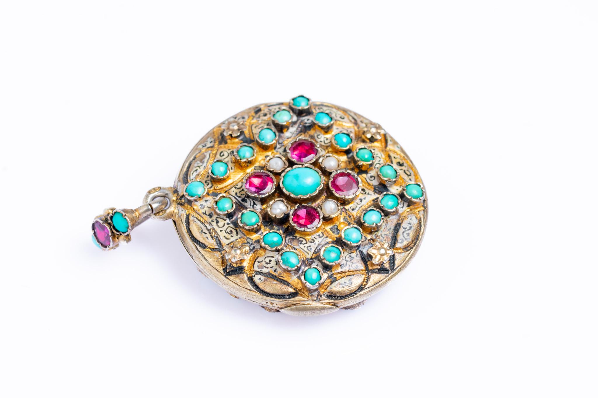 Austro Hungarian Turquoise Garnet and Pearl Locket Pendant en venta 4