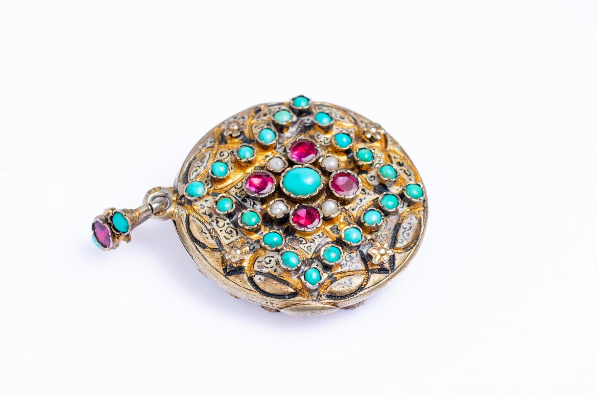 Austro Hungarian Turquoise Garnet and Pearl Locket Pendant en venta 3