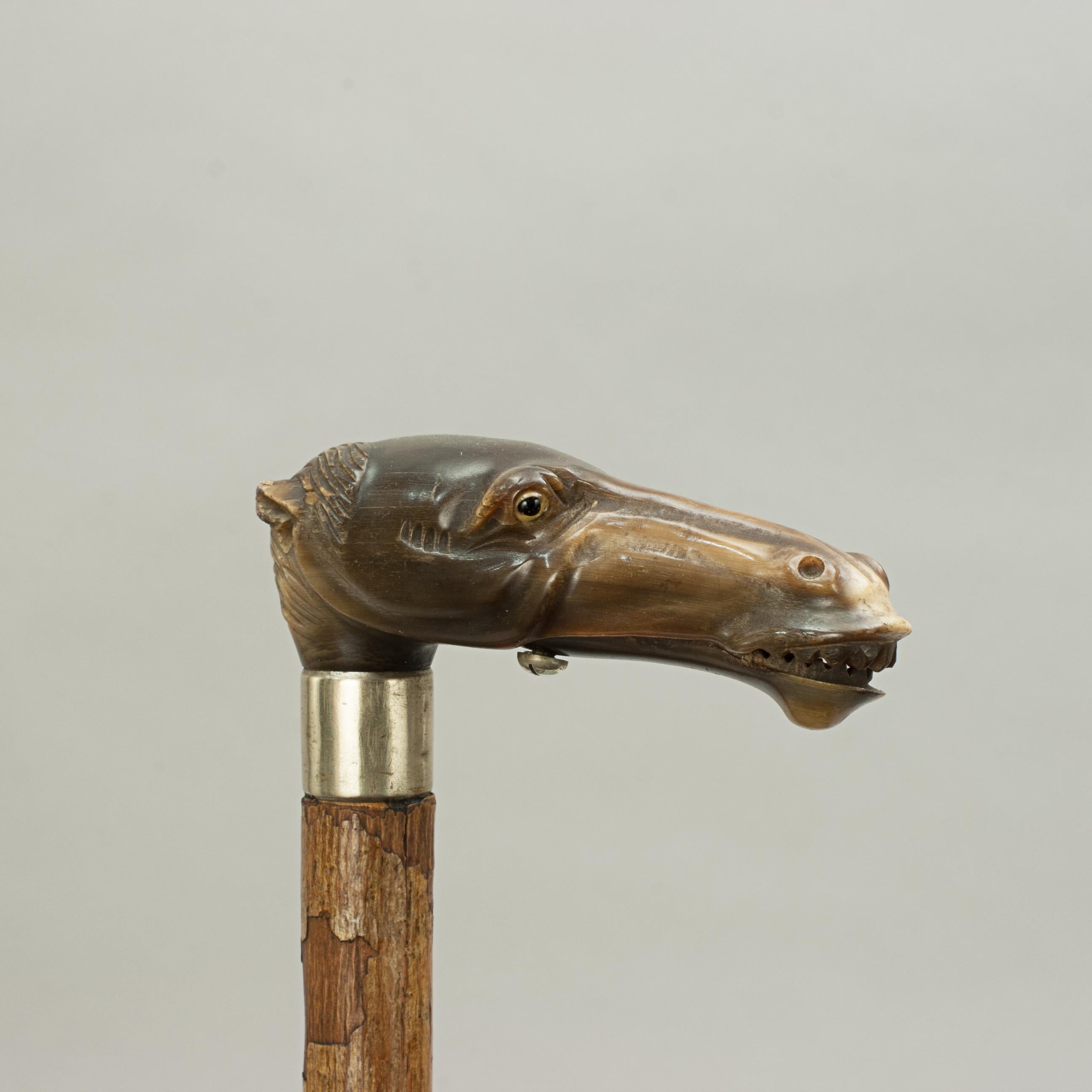 Début du 20ème siècle Antique bâton de marche automatique pour homme, porte- gants à tête de cheval Automata en vente