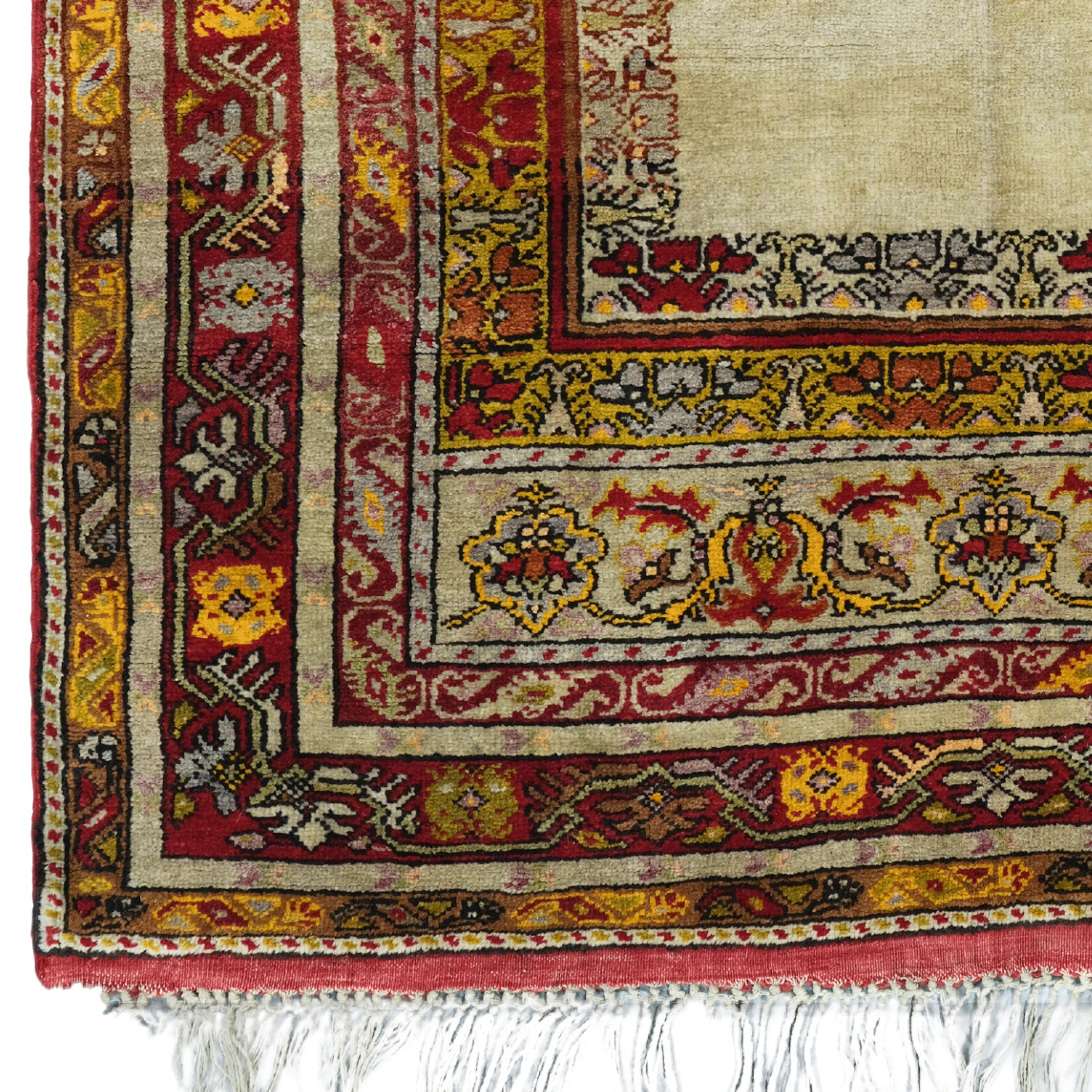 19th Century Antique Turkish Avanos Rug

This elegant antique Turkish Avanos carpet brings the elegance and craftsmanship of the 19th century to the present day. With its rich color palette and detailed patterns, this rare piece has the beauty and