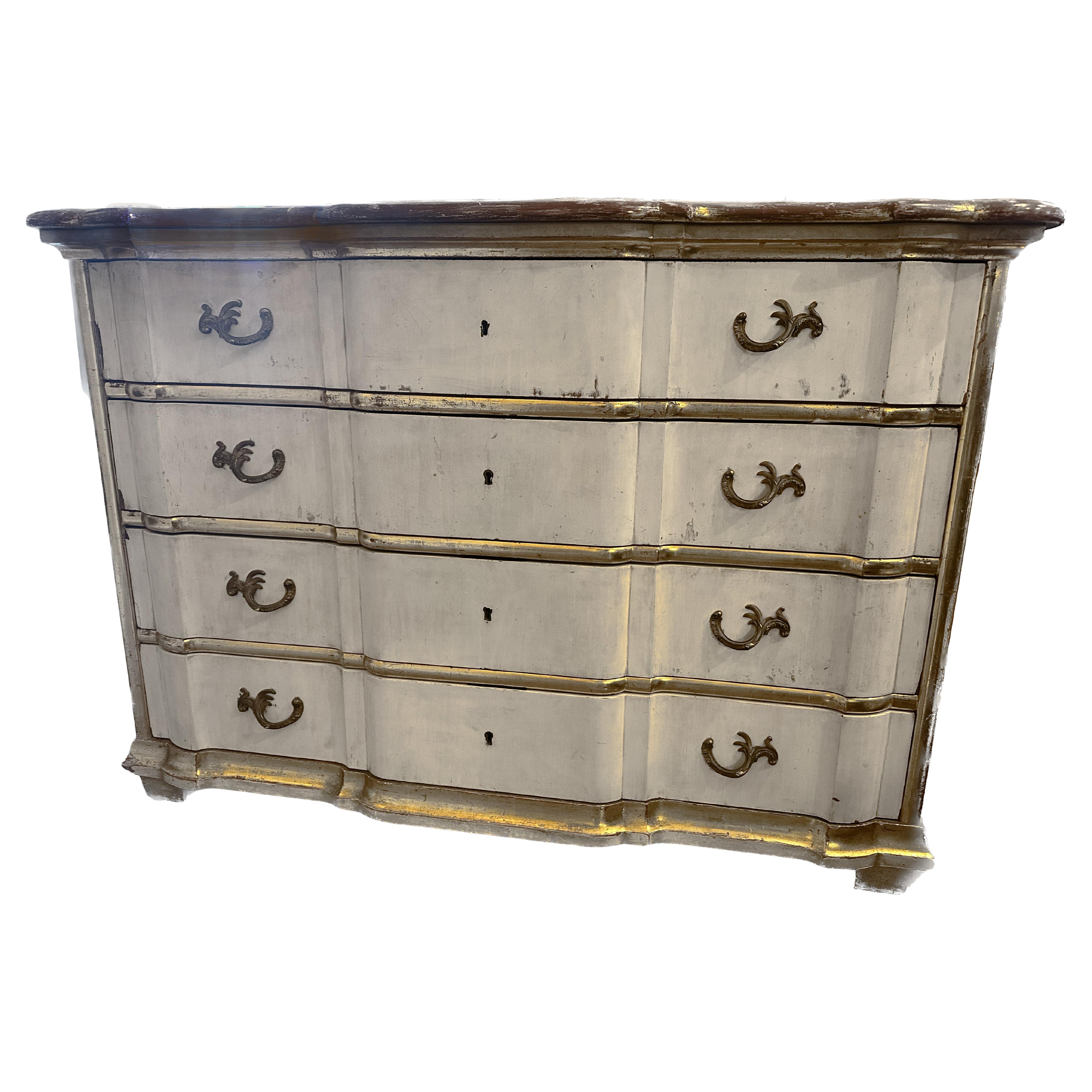Antique French Avignon, cassettiera bianca in stile provinciale con finiture dorate
