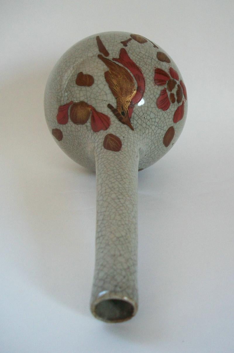 Antique Awaji Grey Crackle Glaze Ceramic Vase - Meiji Period - Japan - C.1910 In Good Condition For Sale In Chatham, ON