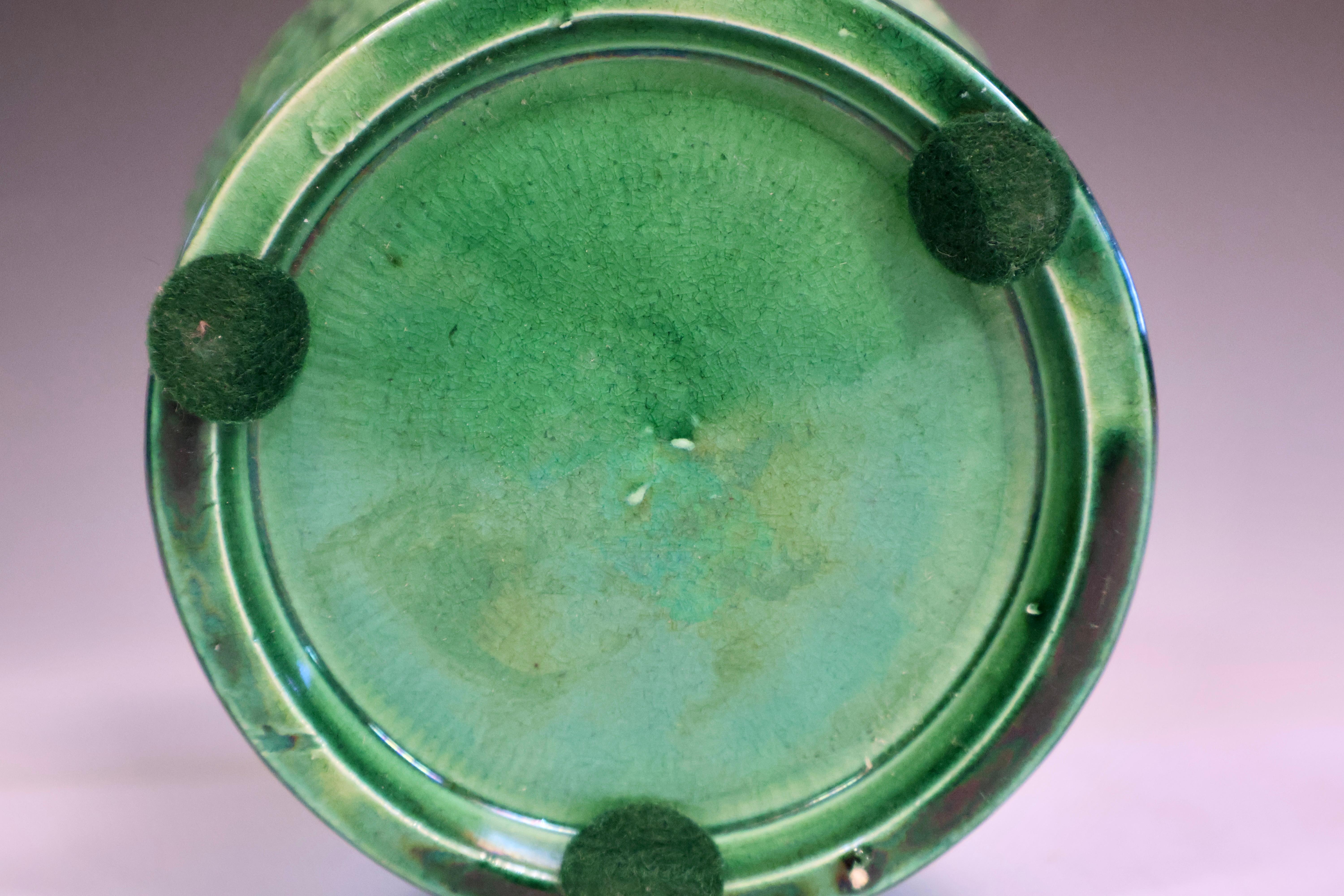 Tornito Antico vaso Forms and Surfaces di Awaji Pottery con superficie testurizzata in vendita