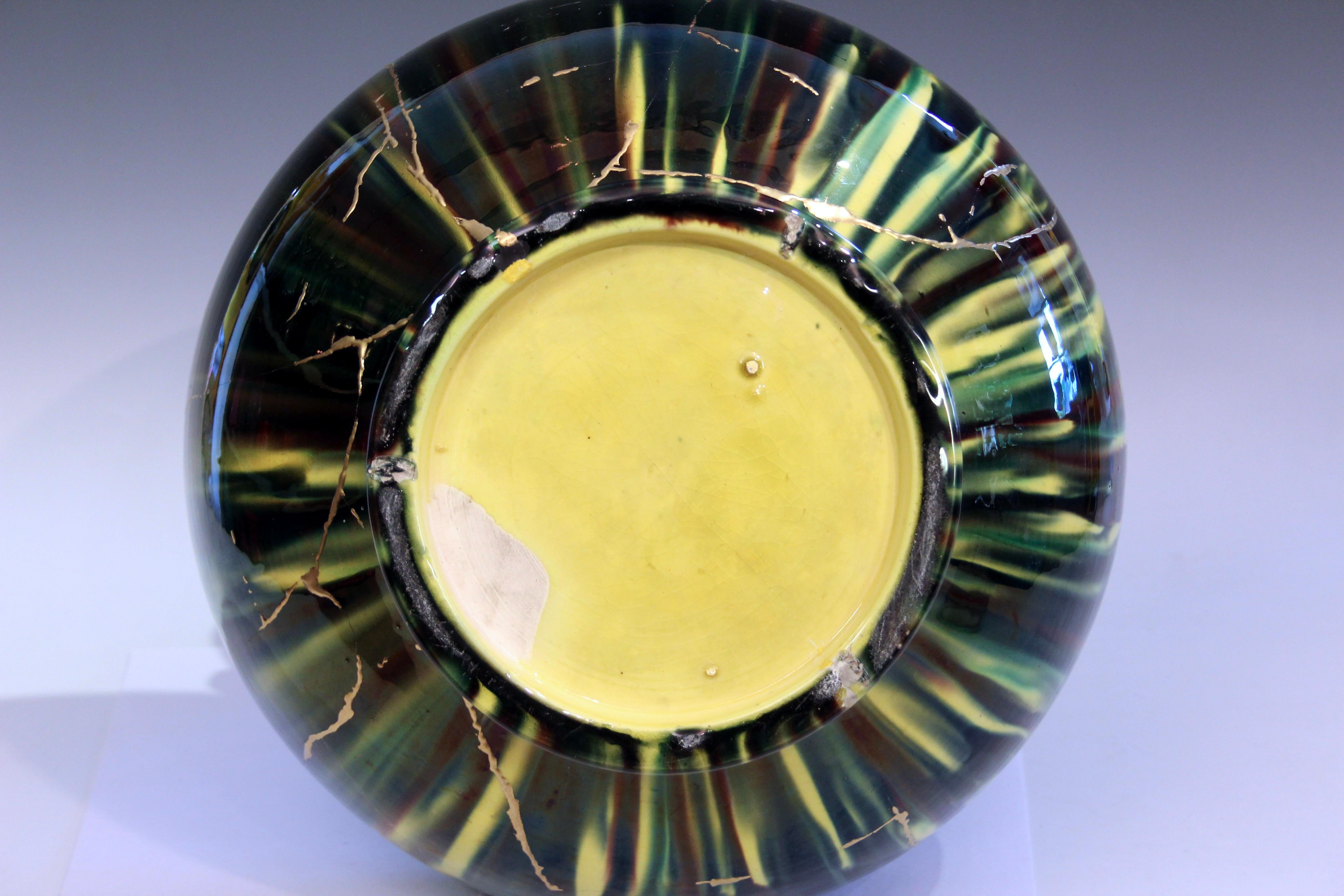 Antico vaso a drago grande in ceramica Awaji Pottery con decorazioni in oro Kintsugi In condizioni buone in vendita a Wilton, CT