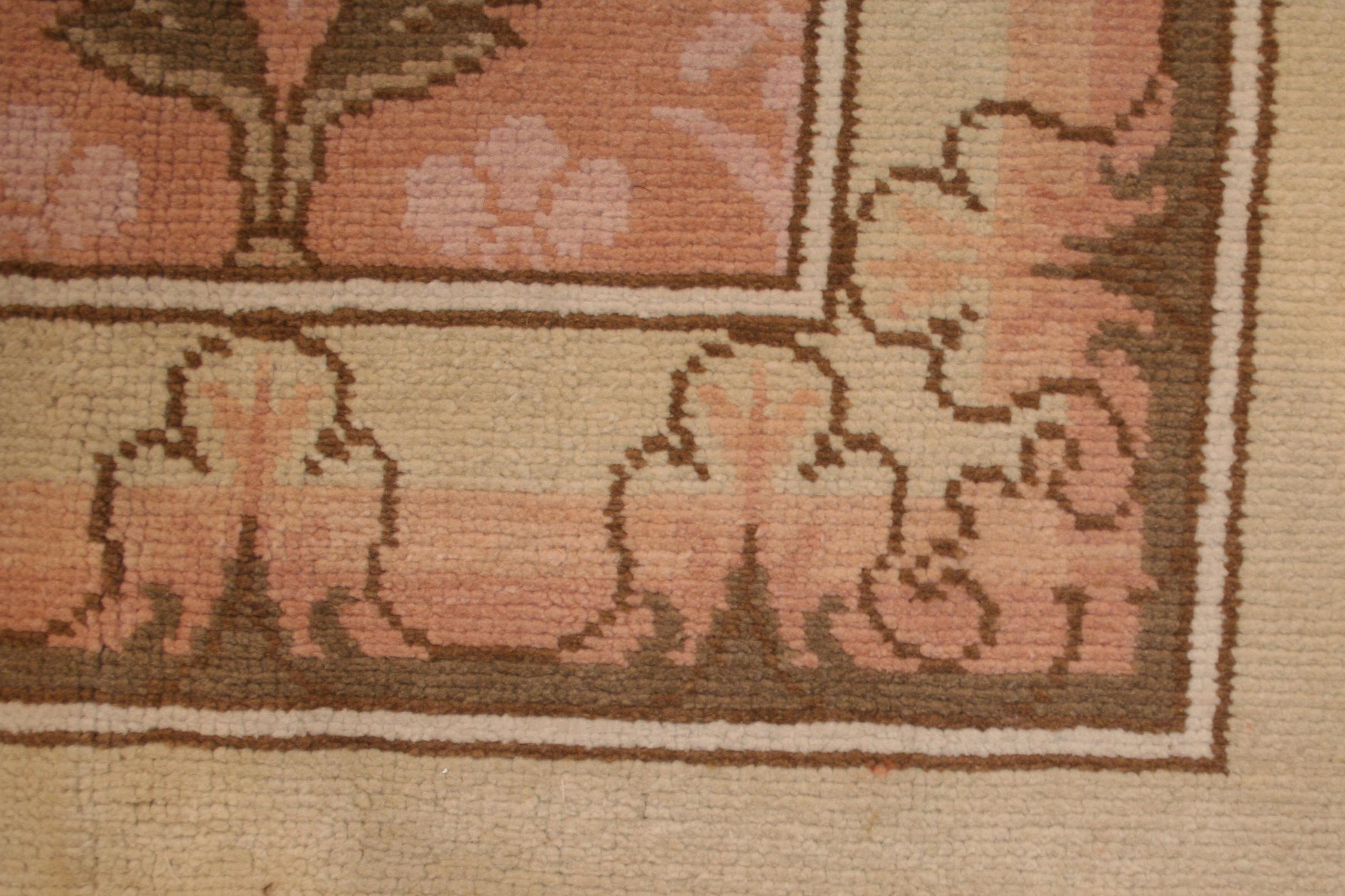Nach der Schließung der Manufaktur in Axminster in Devonshire im Jahr 1835 wurde die Nachfrage nach Blumenteppichen im Stil des Rokoko-Revivals von der Wilton Royal Carpet Factory in Salisbury befriedigt, obwohl die Bezeichnung 