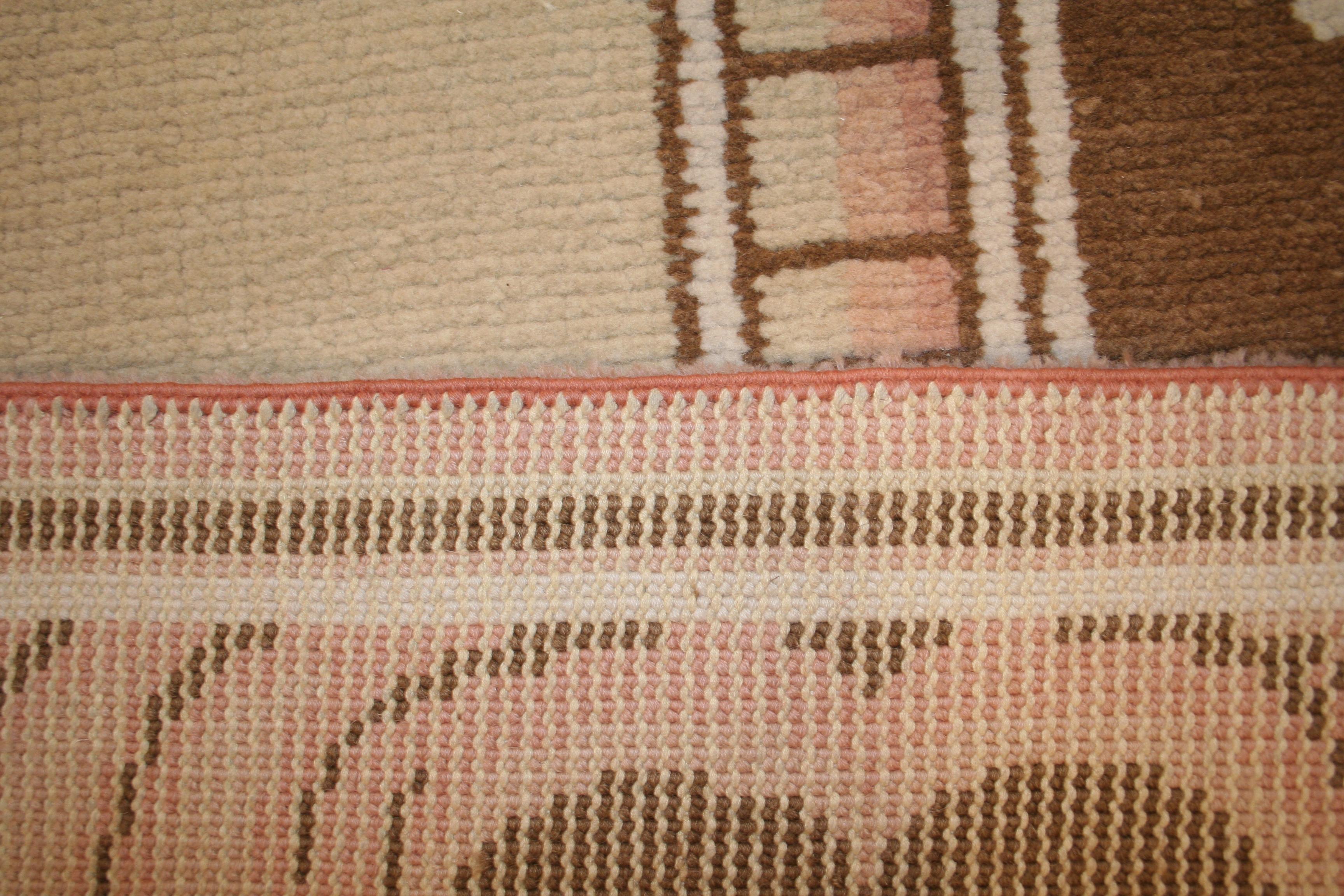 Antiker Wilton-Teppich mit Arts & Crafts-Muster in pastellfarbenen Farben, um 1910 (Handgeknüpft) im Angebot