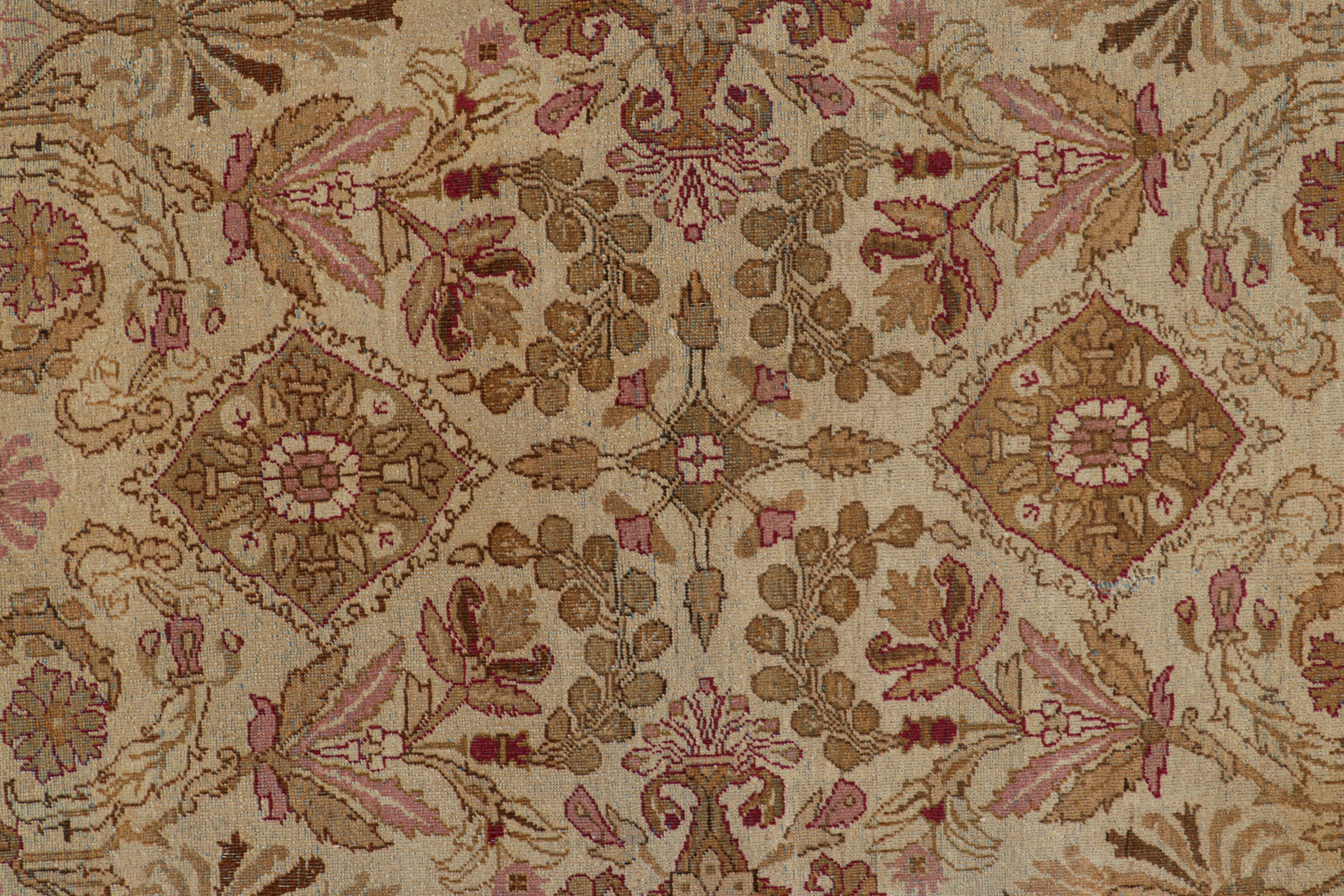 Alfombra antigua Amritsar con diseño estilo Axminster y motivos florales - Rug & Kilim Indio en venta