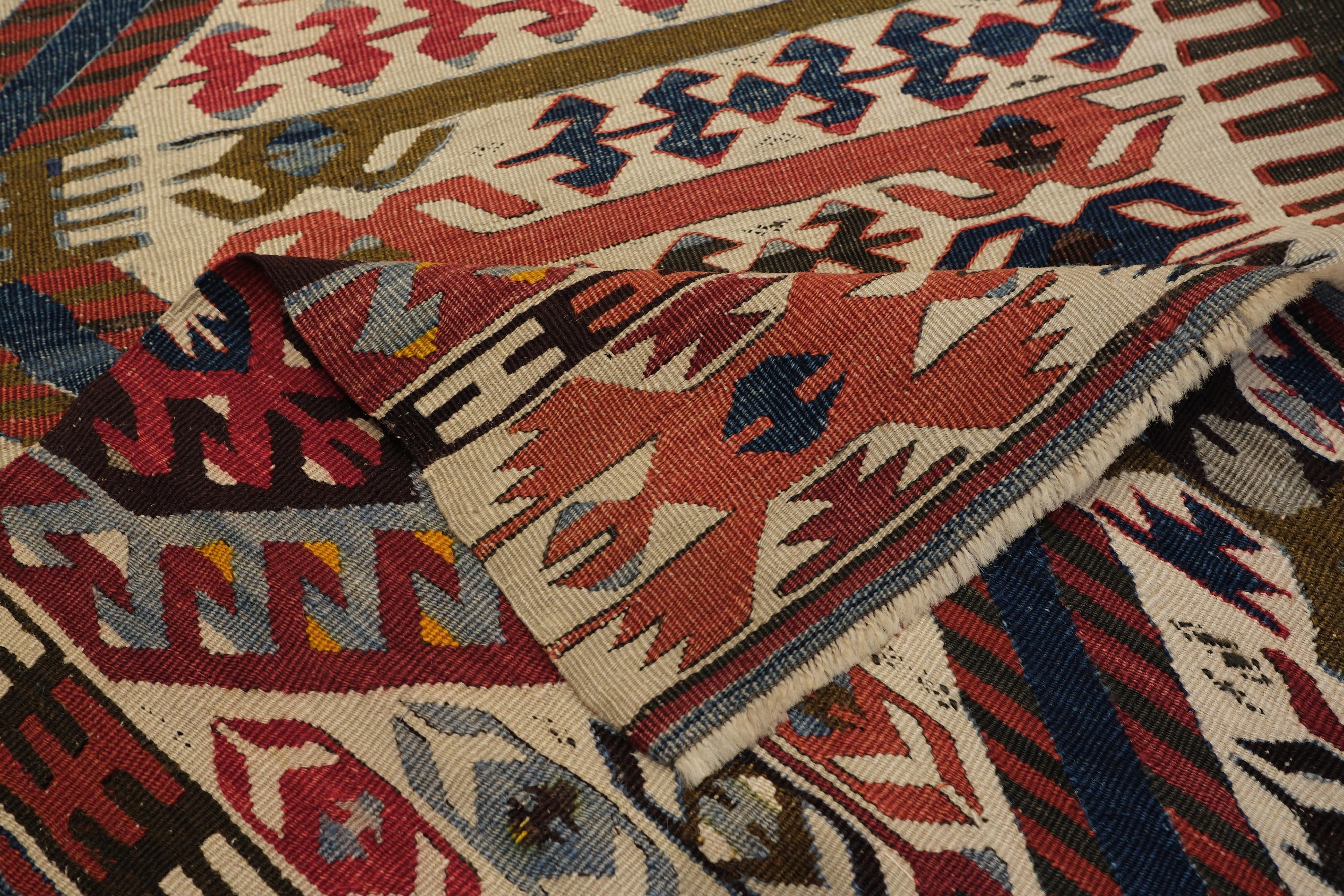Antiker Aydin Cine Kilim Teppich Wolle Old Vintage Western Anatolian Turkish Carpet (Kelim) im Angebot