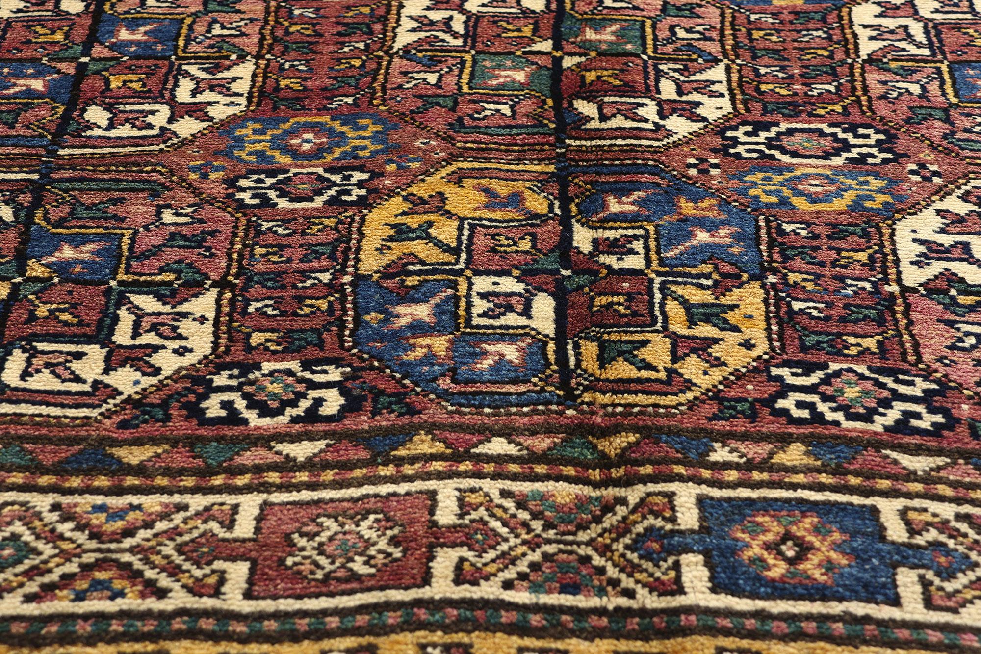 Noué à la main Ancien tapis caucasien azerbaïdjan d'Azerbaïdjan à pied d'éléphant Tekke en vente