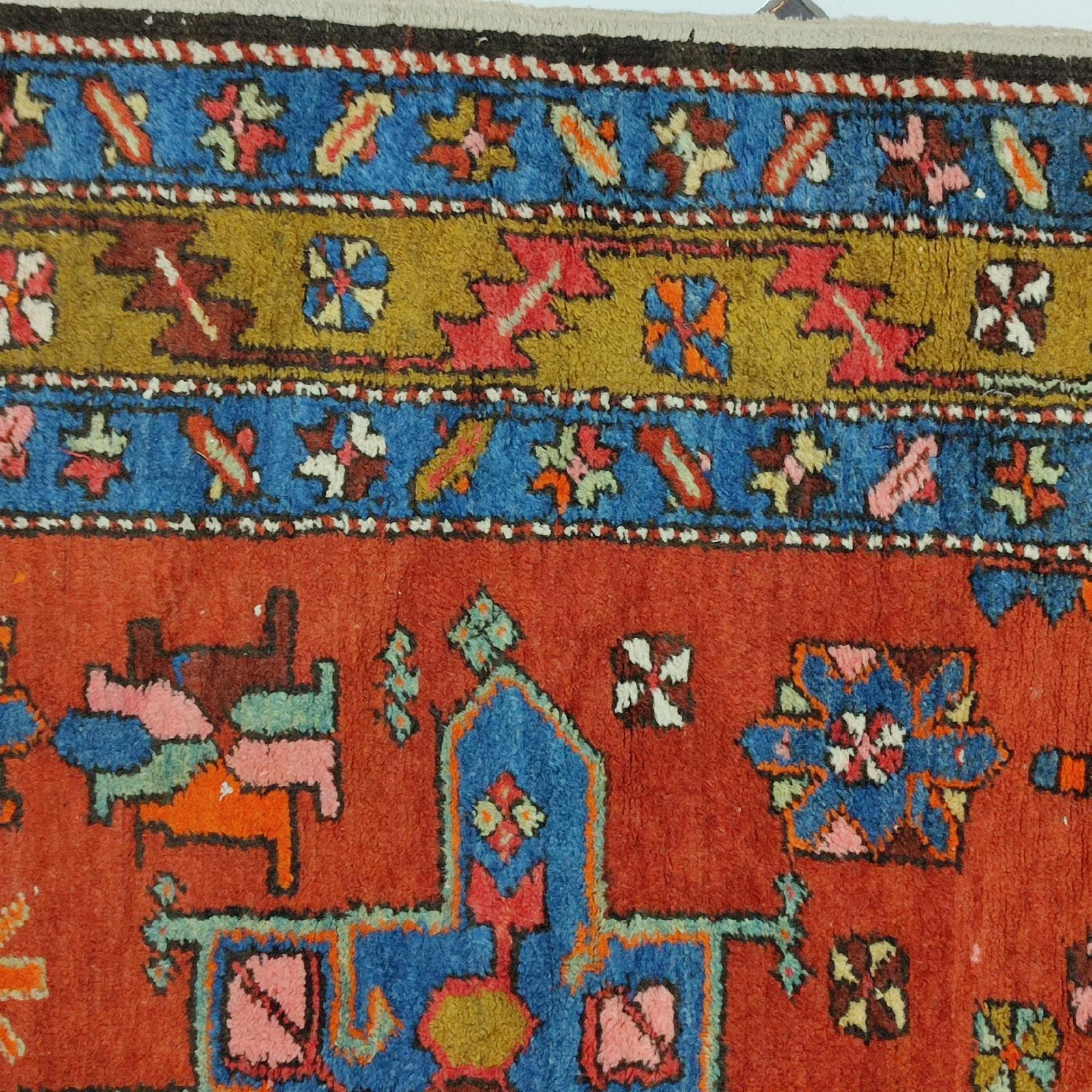 Tapis de couloir azerbaïdjan ancien avec 3 médaillons géométriques en vente 5