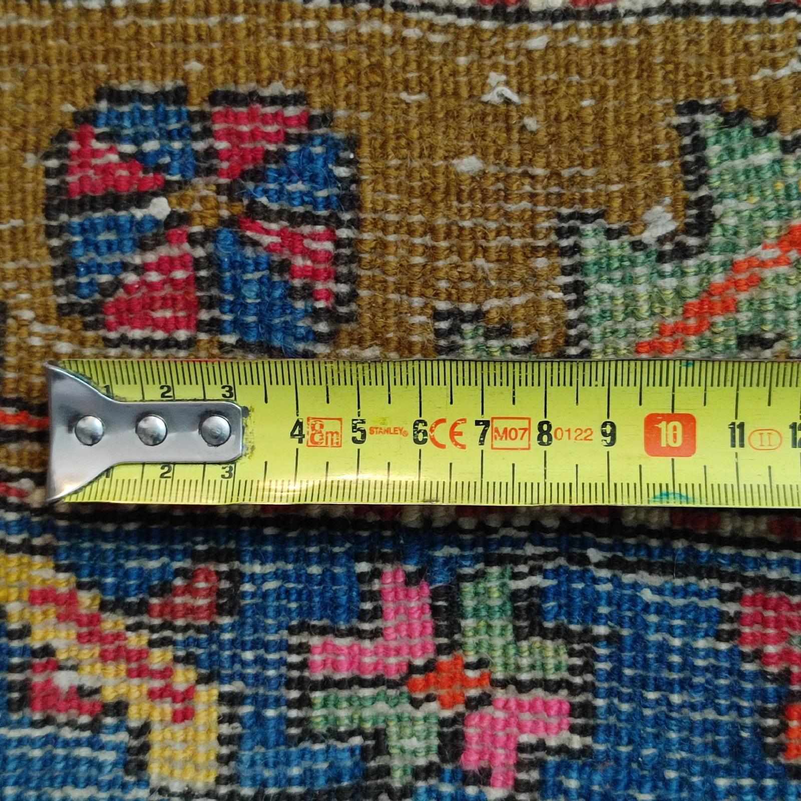 Laine Tapis de couloir azerbaïdjan ancien avec 3 médaillons géométriques en vente